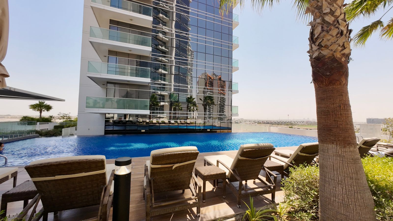 COSY | ELEGANTLY FURNISHED | SPACIOUS BALCONY