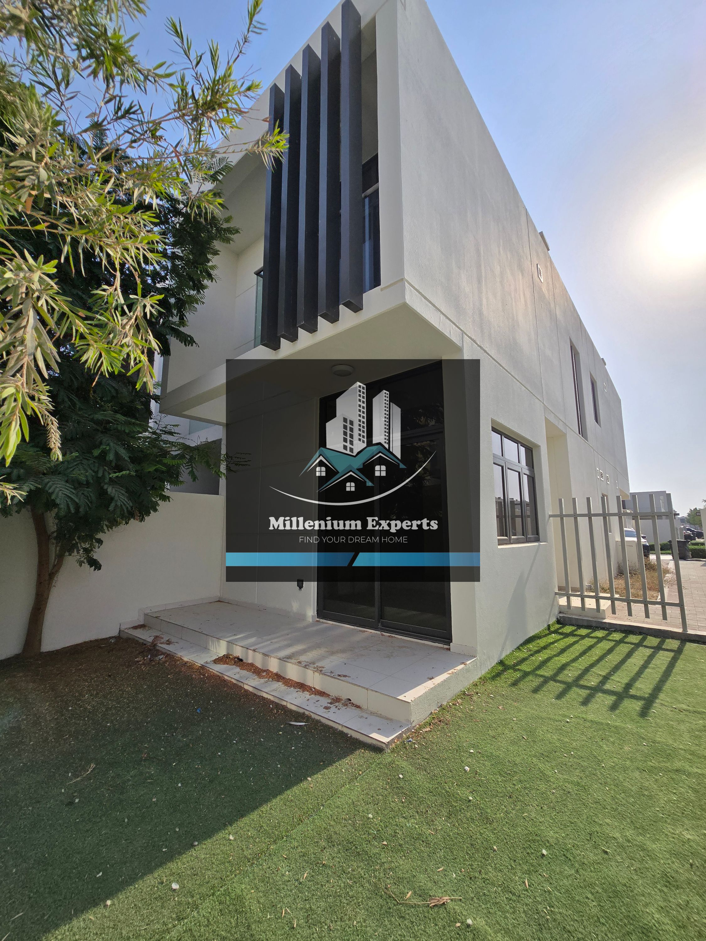 LUXURY SPACIOUS 3BEDROOMS PLUS MAID FULLY FURNISHED FOR RENT READY TO MOVE