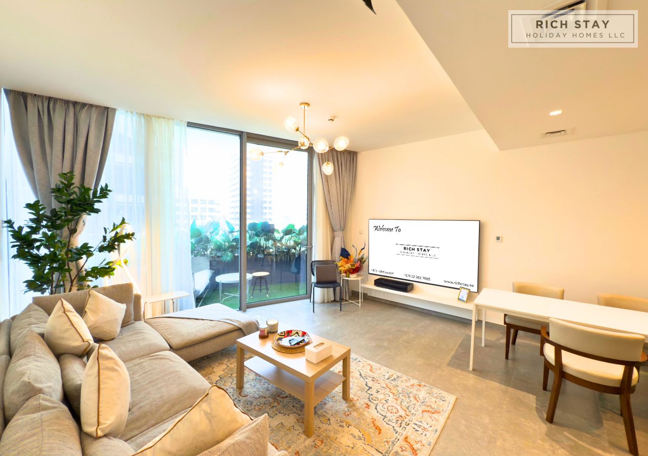 Chic 1BR on Low Floor | Furnished | City Views