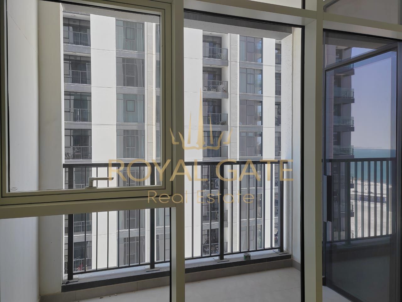 apartment card