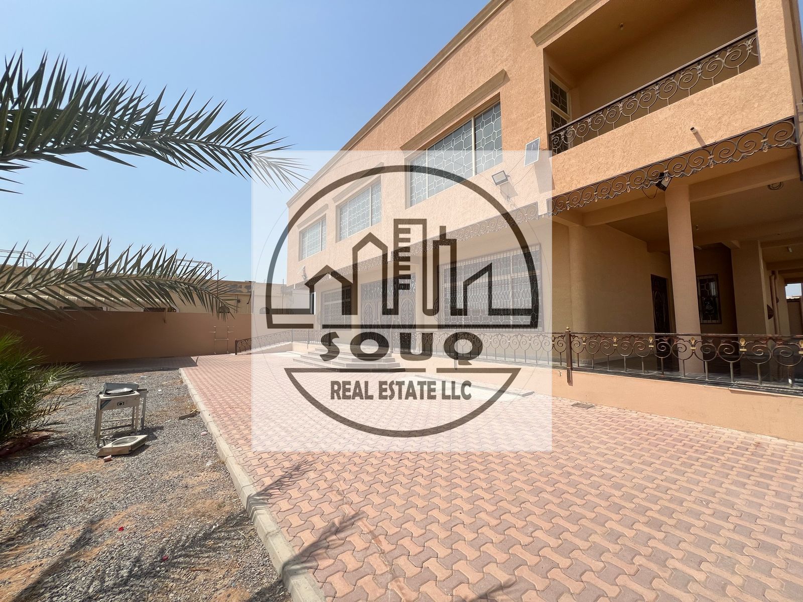 Spacious 3-Floor Villa perfect for large families or staff accommodation