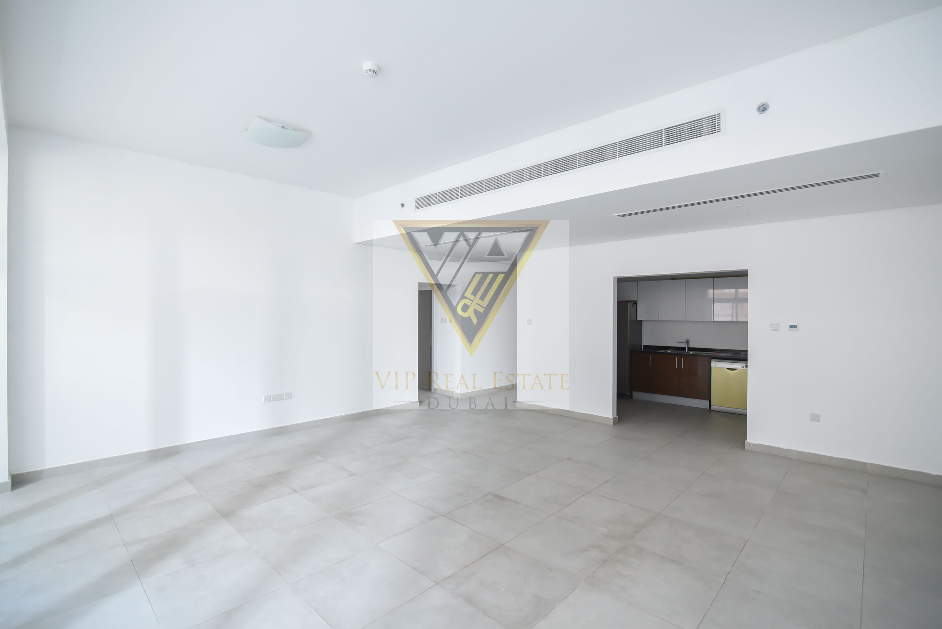Prime Location | Vacant | Unfurnished | 12 Chq Optn