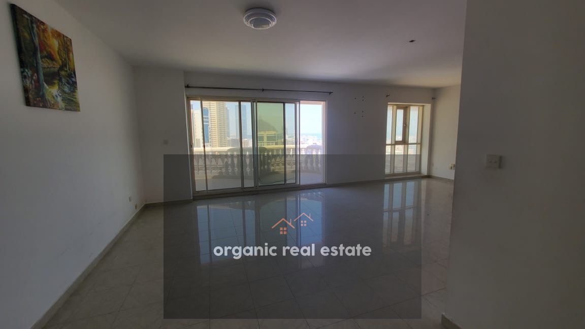 AC FREE 2BHK WITH PARKING
