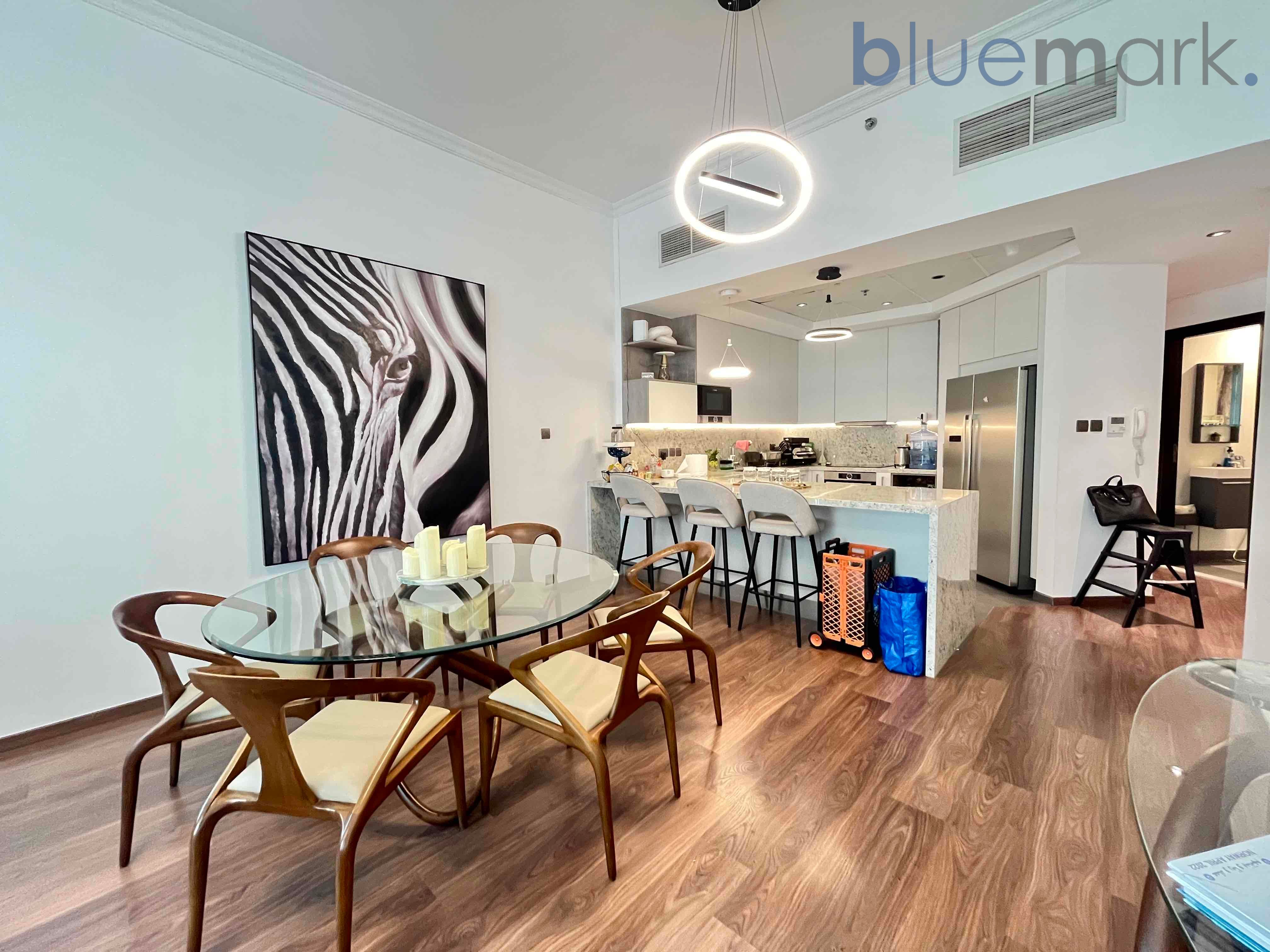 apartment card