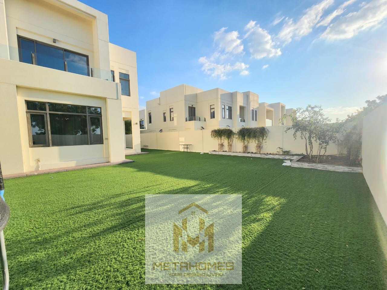 LARGE PLOT- PRIME LOCATION- AVAILABLE NOW