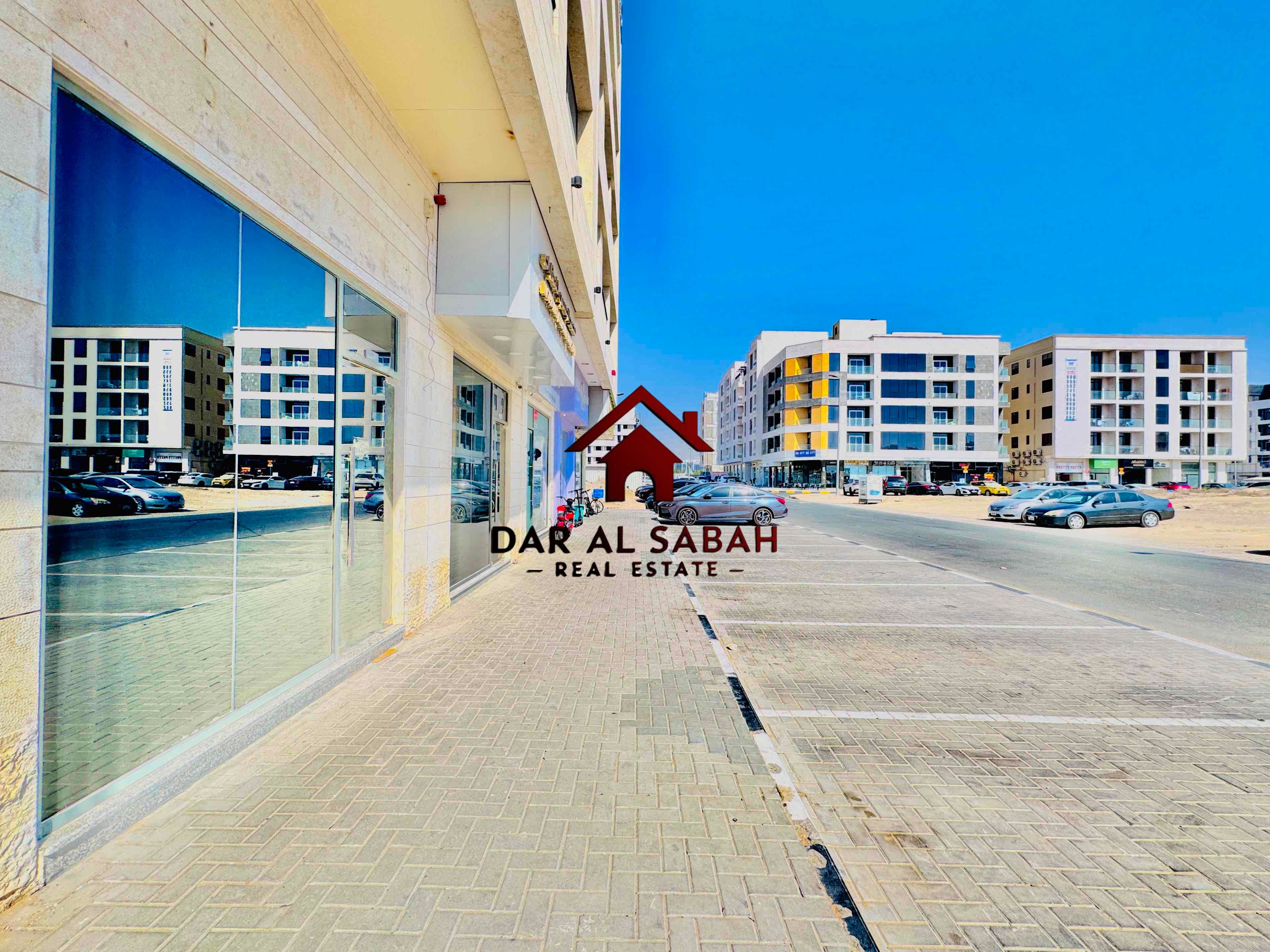 Specious location/ huge shop with washroom/