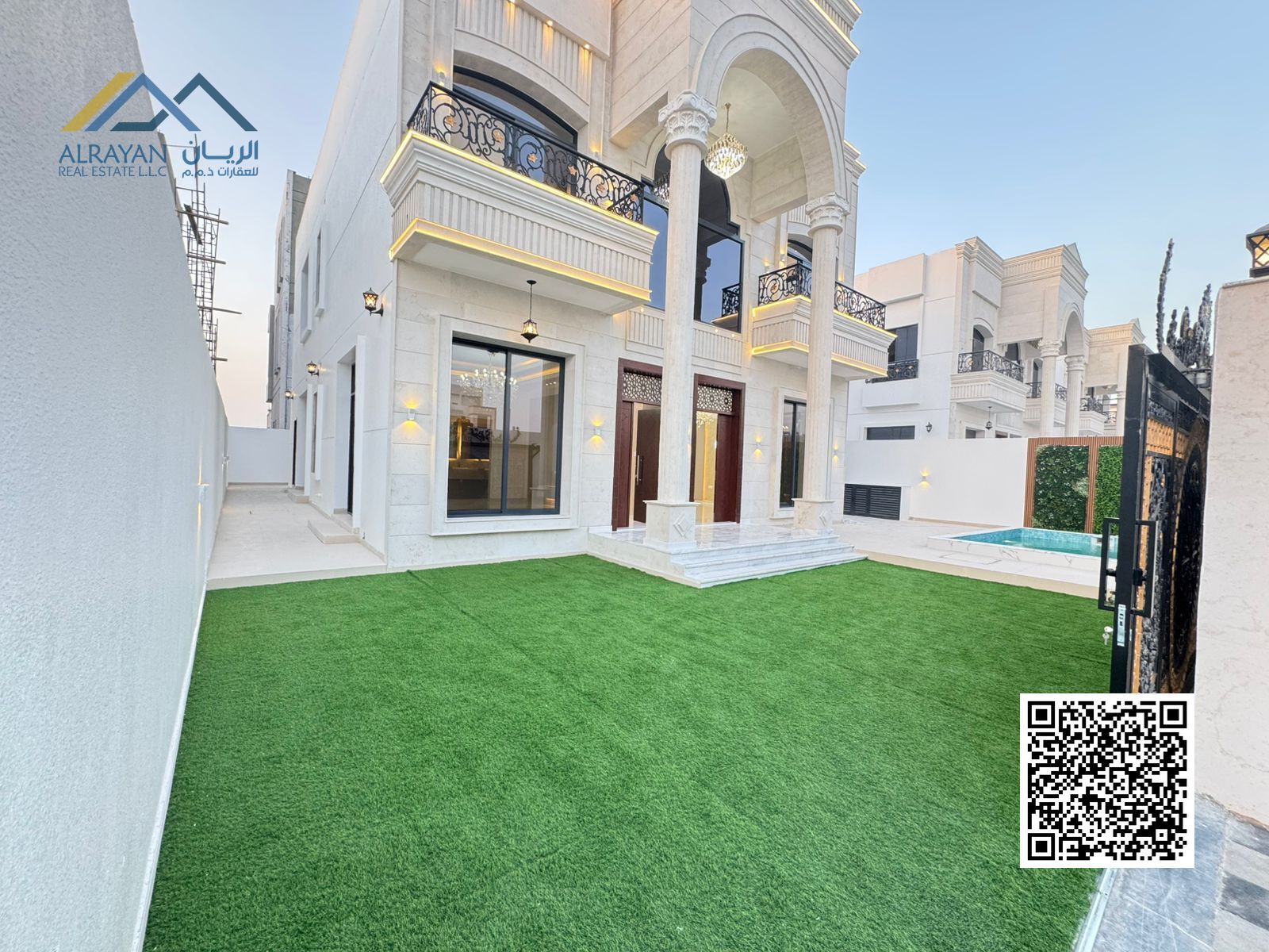 Freehold for all nationalities, a villa with a large swimming pool and central air conditioning, including registration and ownership fees.
