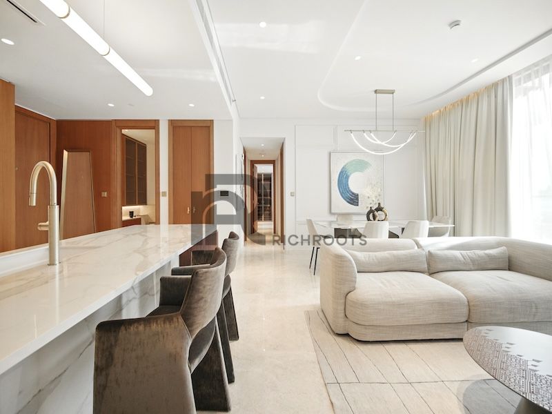 RESORT - STYLE* BEACHFRONT LIFESTYLE * BIG LAYOUT