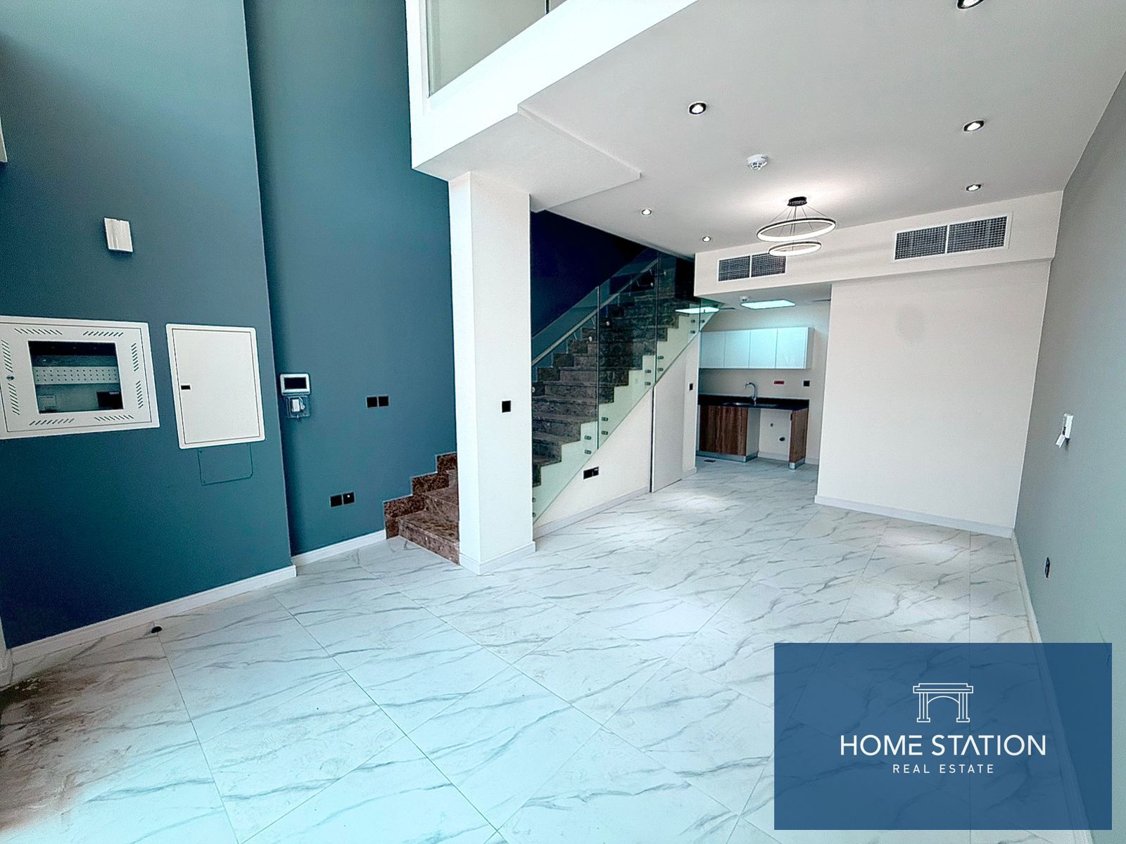 CHEAPEST DEAL MODERN BRIGHT END UNIT COMMUNITY VIEW BRAND NEW