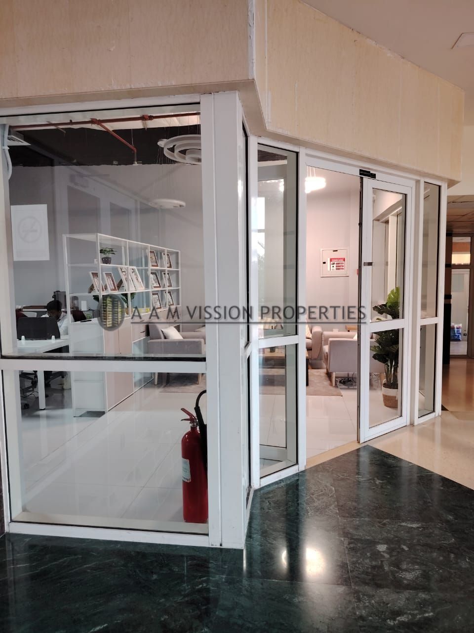 Spacious Shop | Dubai Gate One Building | Ideal Location