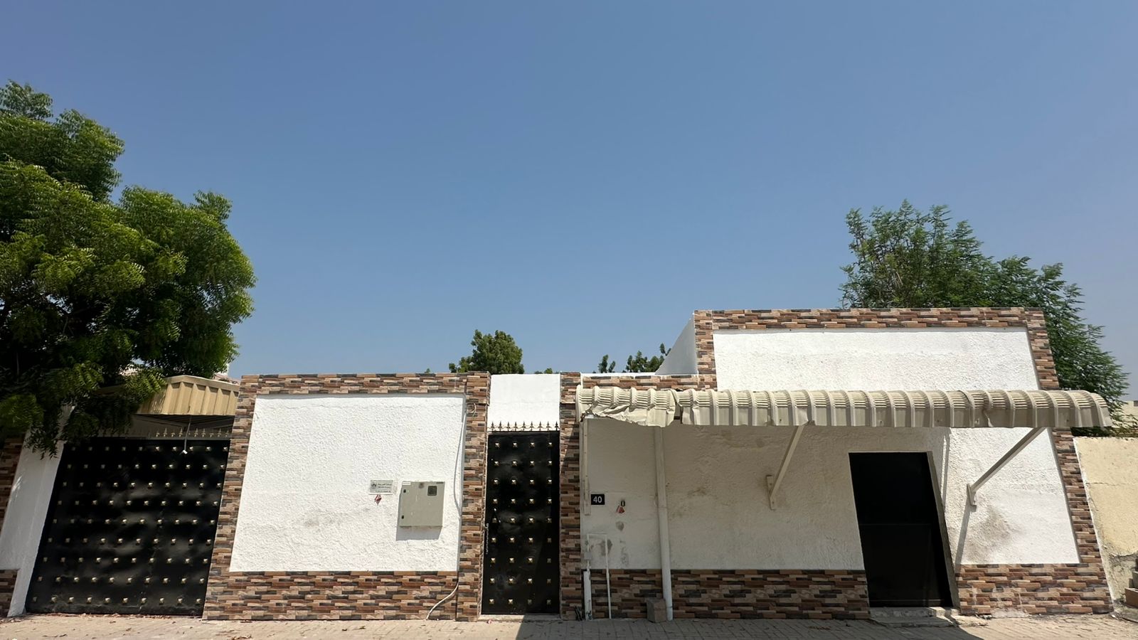 House for sale in Sharjah / Al Sabkha area