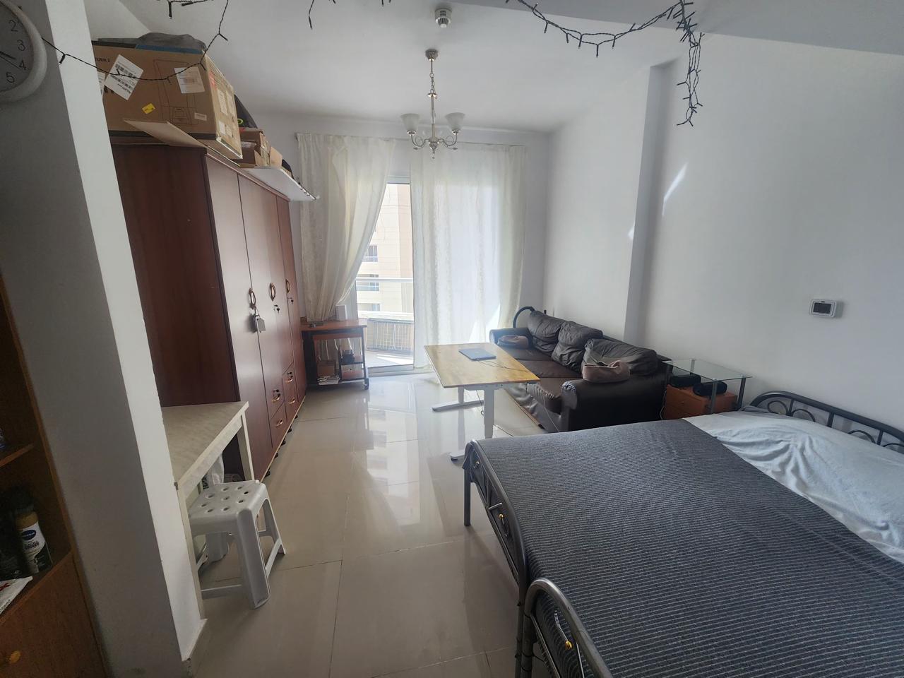 apartment card