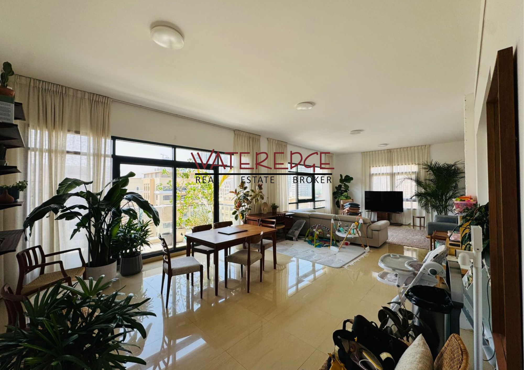 apartment card
