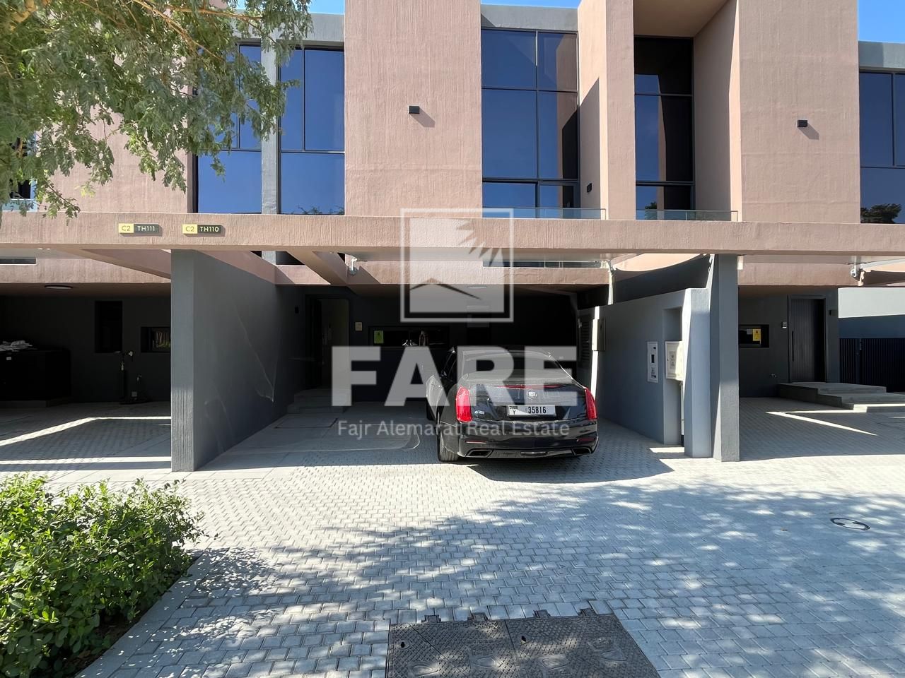 Spacious 2 BR Townhouse | Freehold | Single Row