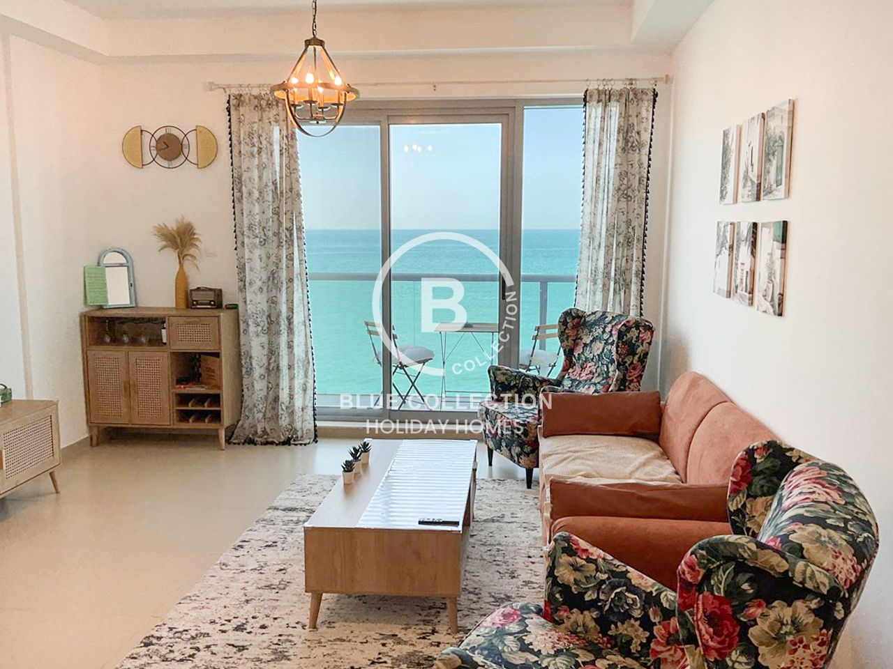 Seaside Serenity: One-Bedroom Apartment with Breathtaking View