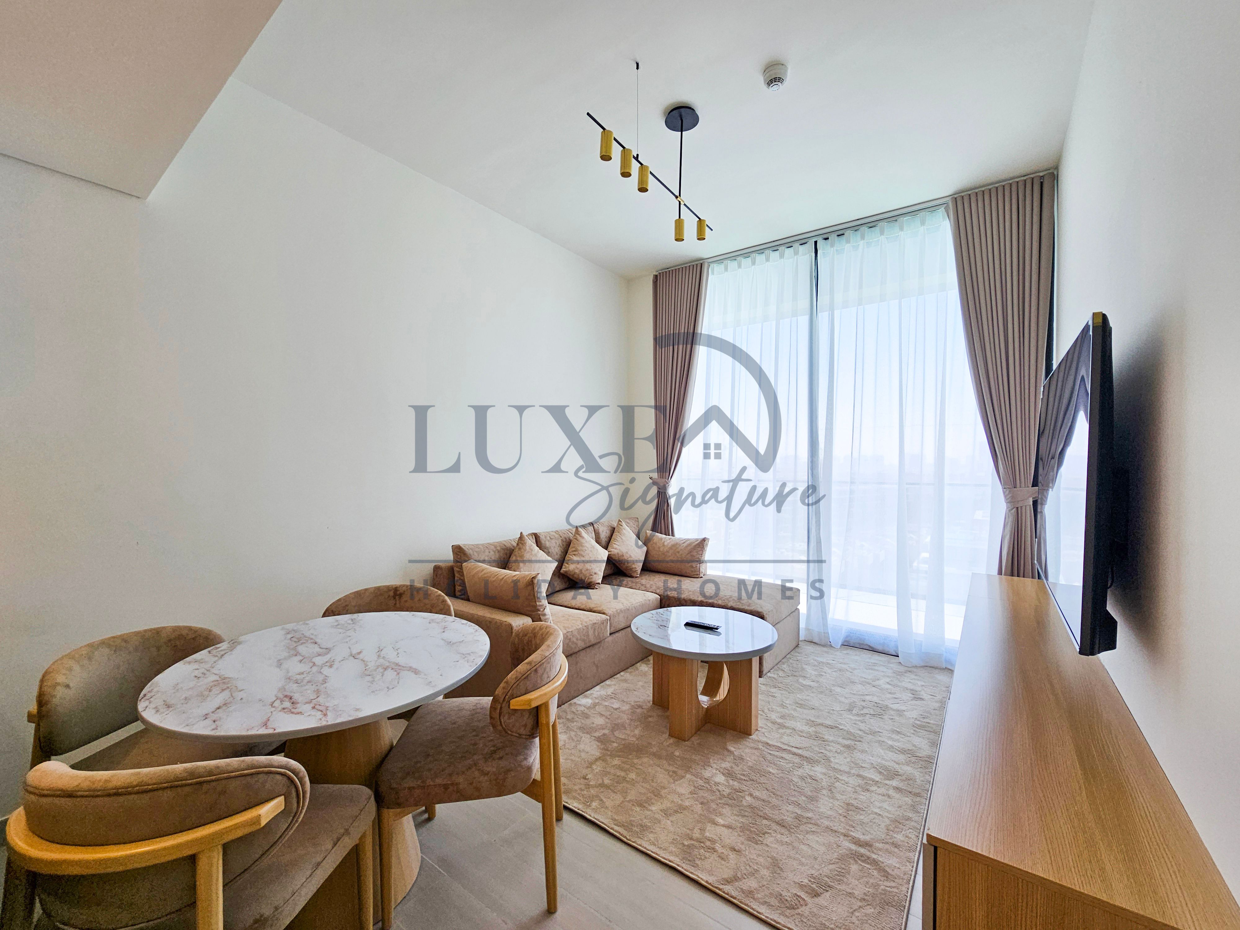 LUXURIOUSLY FURNISHED 1BHK || READY TO MOVE IN || CALL US NOW