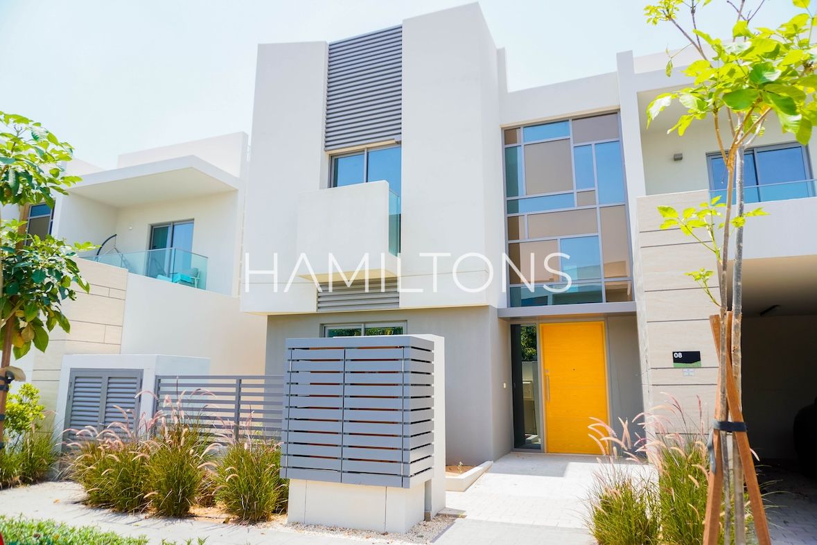 Prime Location Villa | Ideal Investment | Resale