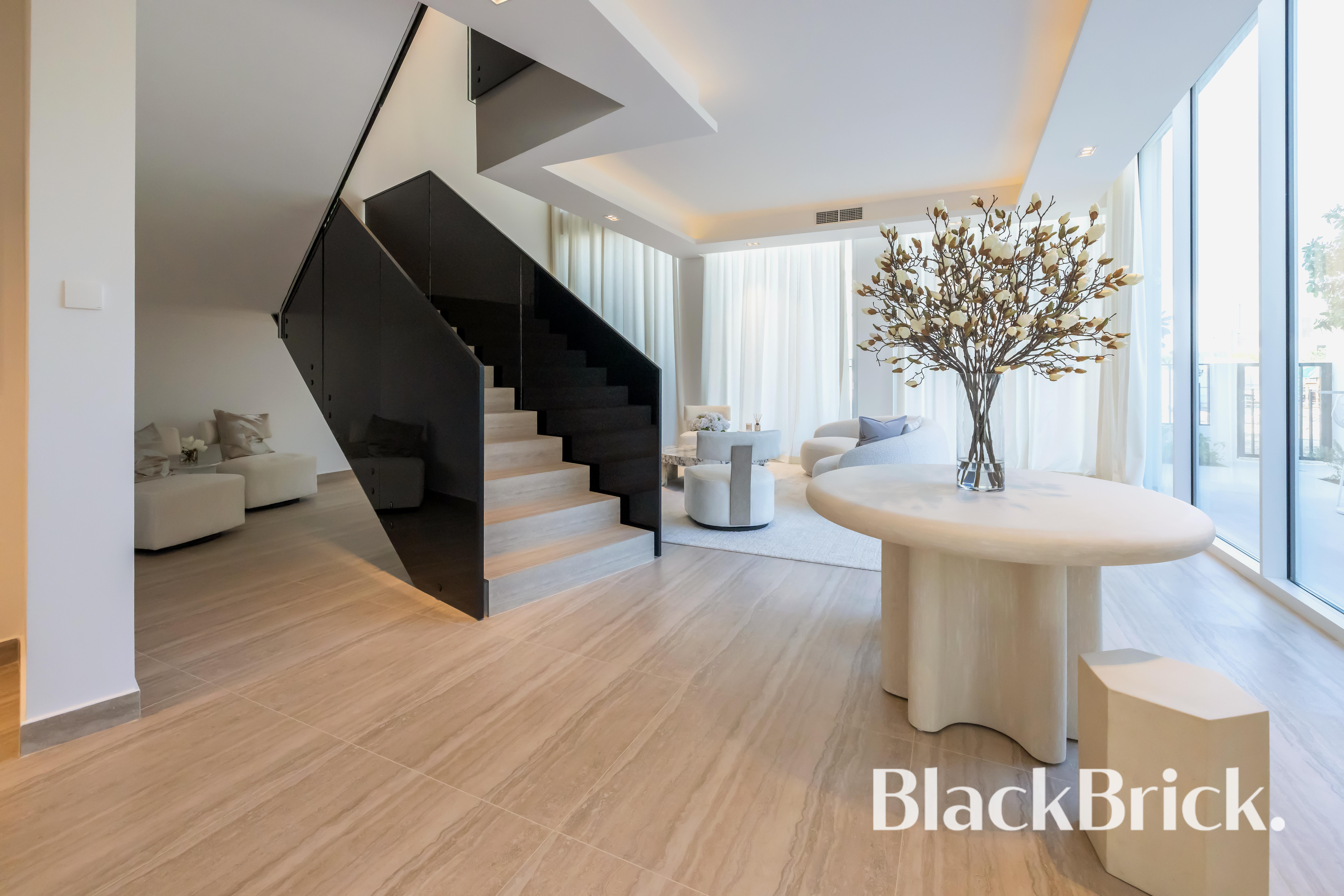 Modern Family Home | Overlooking Lagoon