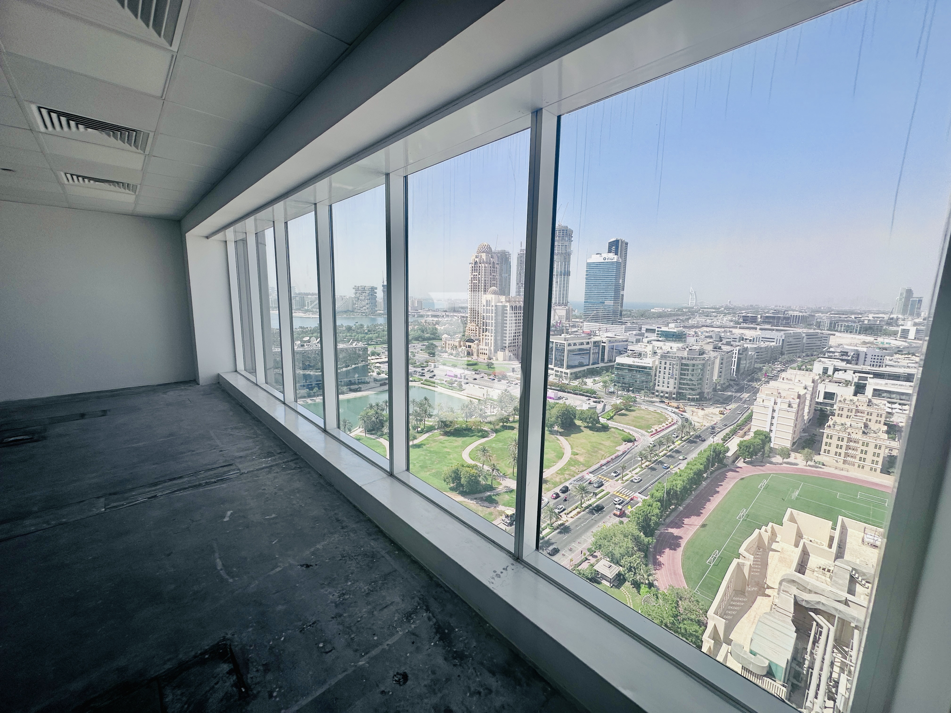 Prime Office | Stunning Views | DDA License