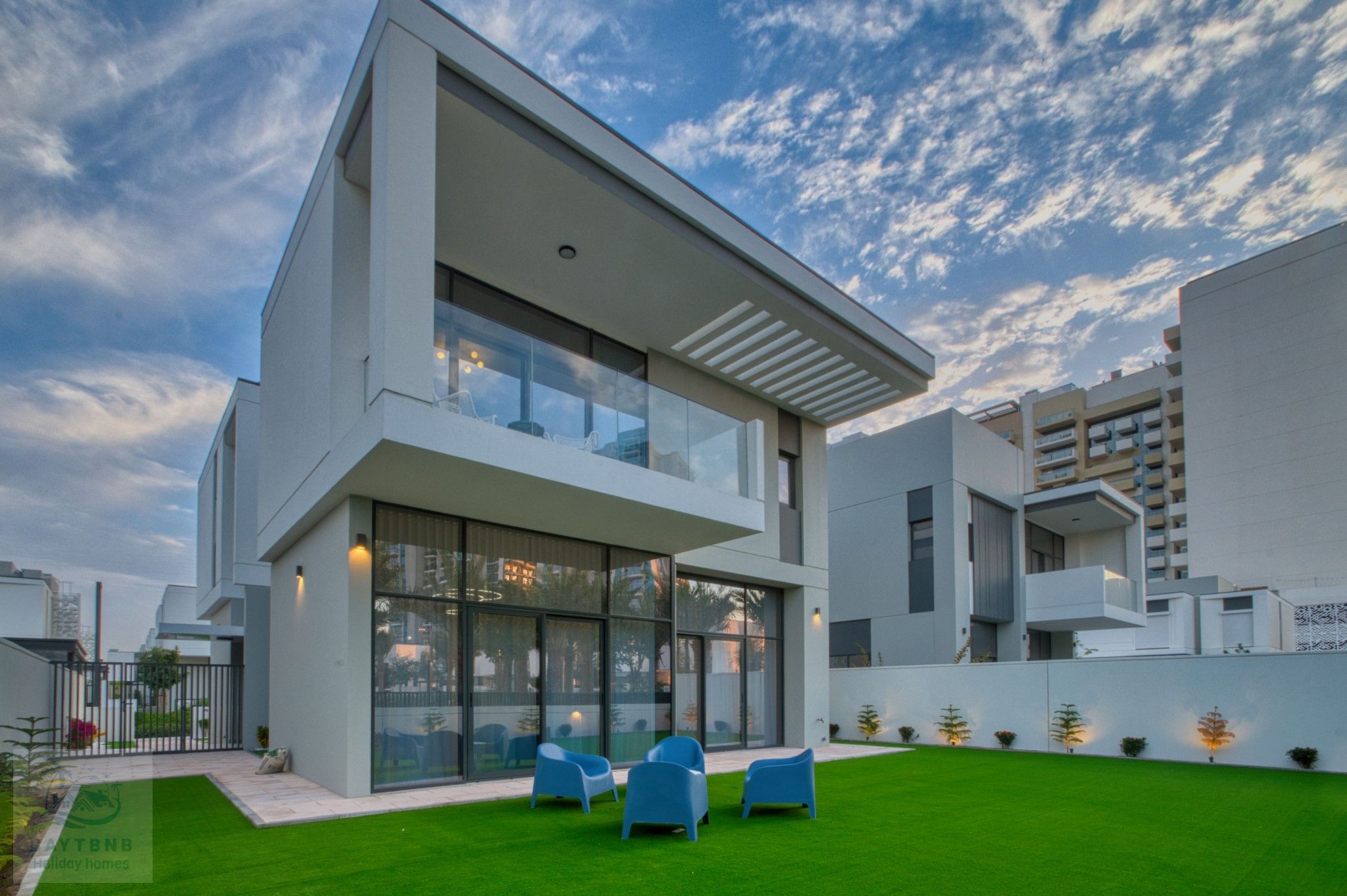 Dubai Luxury 4BR Villa in Murooj al Furjan East