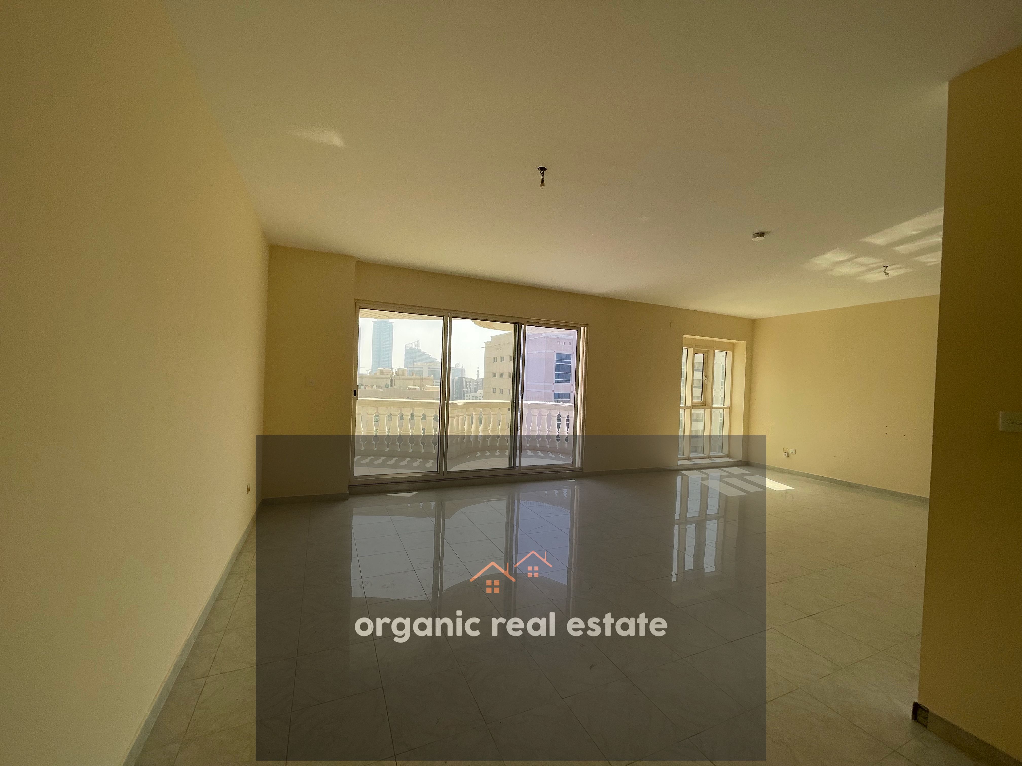 Luxury 2bhk Ac free with parking
