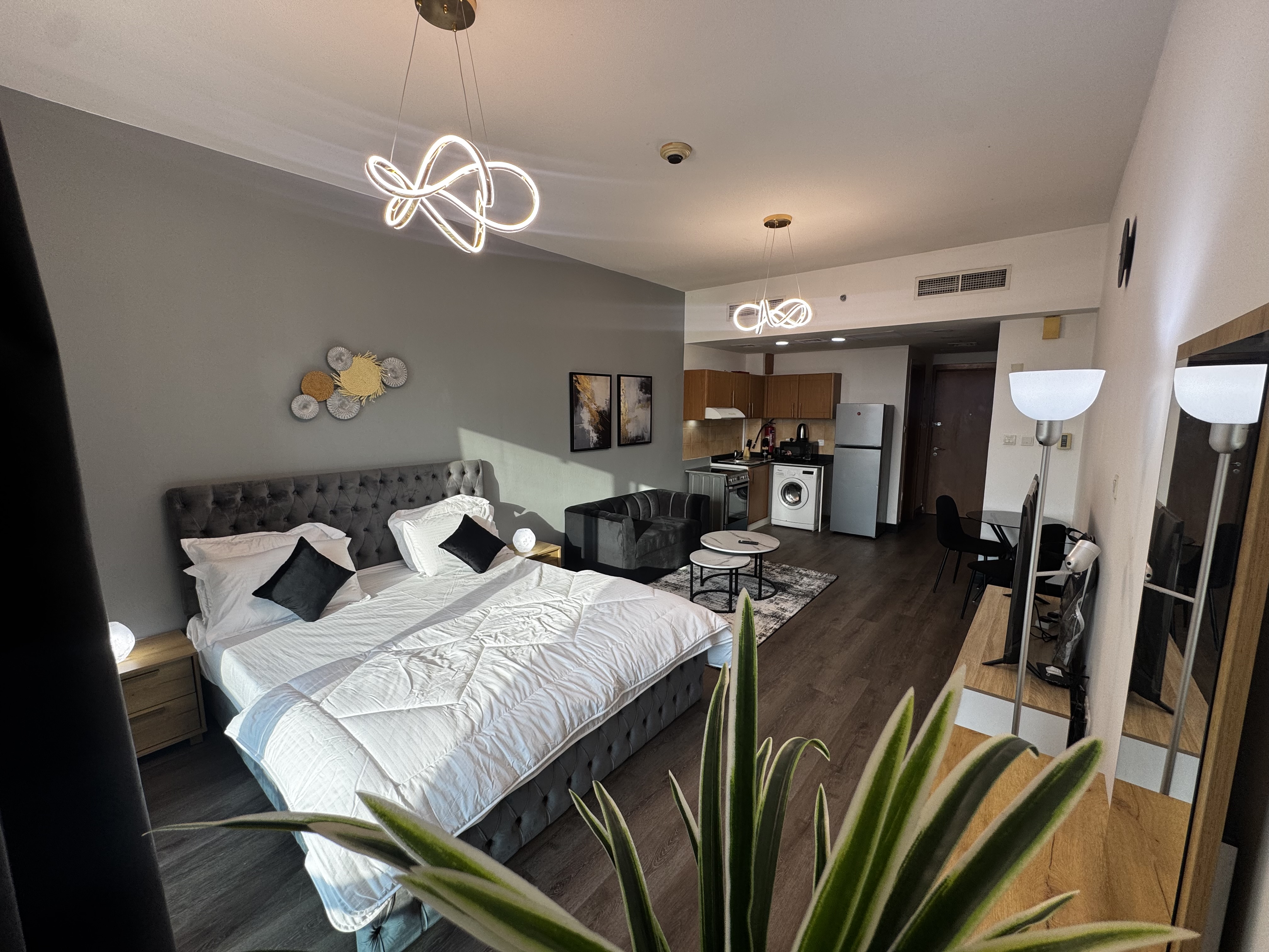 Most Reasonable Price With Elegant Furnishing || Family Friendly Tower With All Facilities || Nearest to RTA Bus Stop