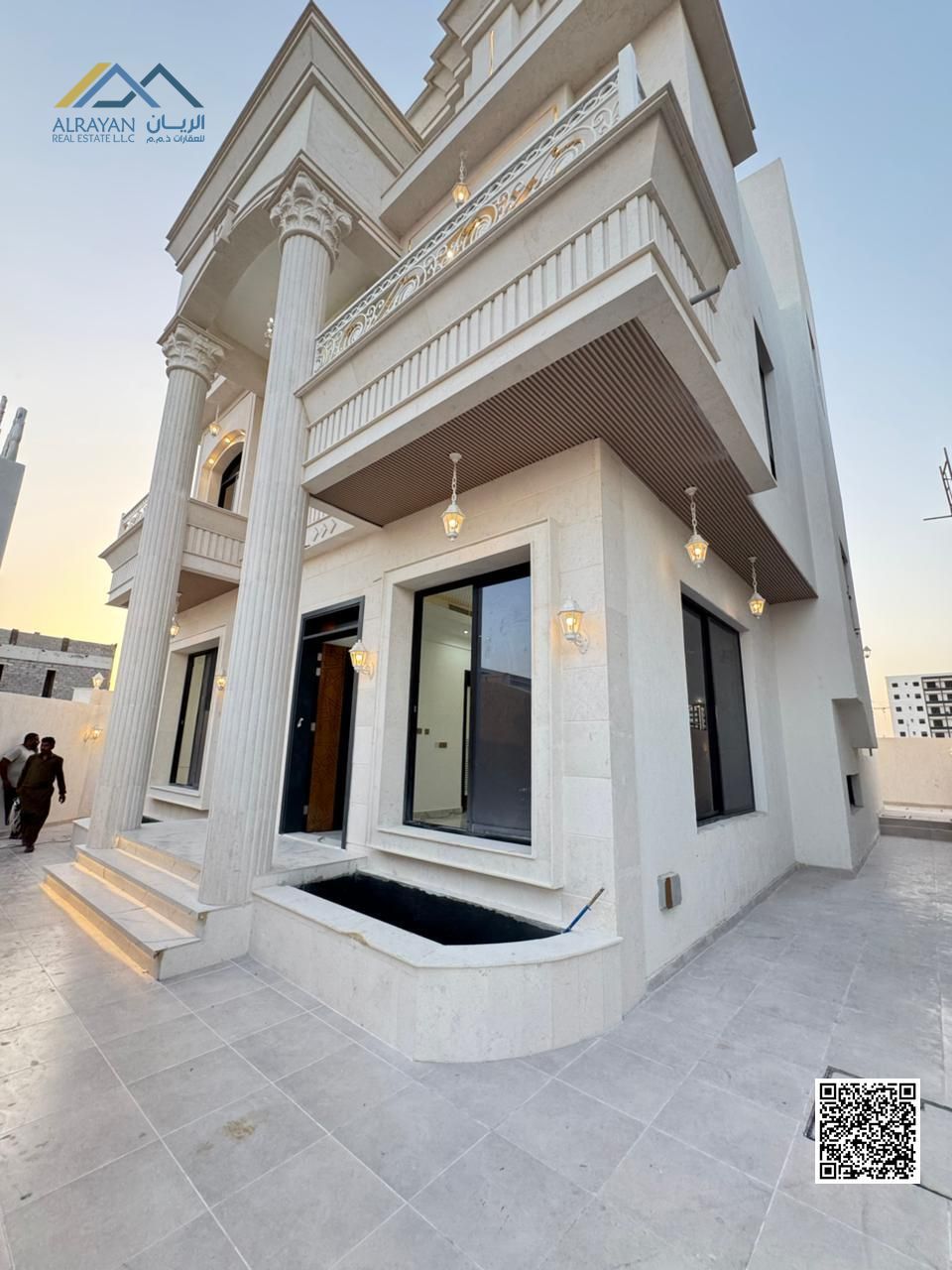 A large mansion on the corner of two streets for sale, central air conditioning, freehold for all nationalities, including half the registration fees.