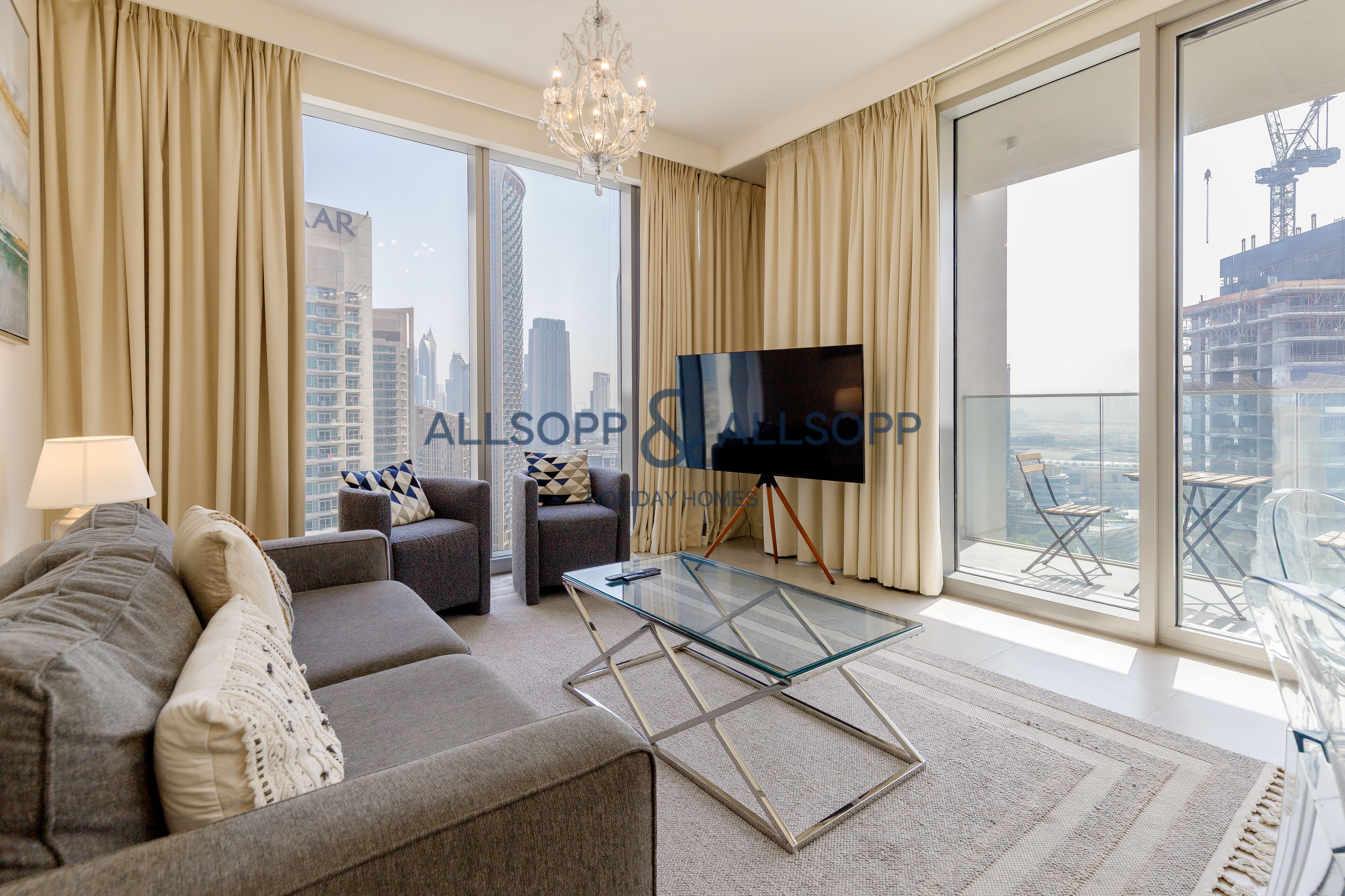 Modern 2 Bedroom Apartment in Forte Tower 2, Downtown