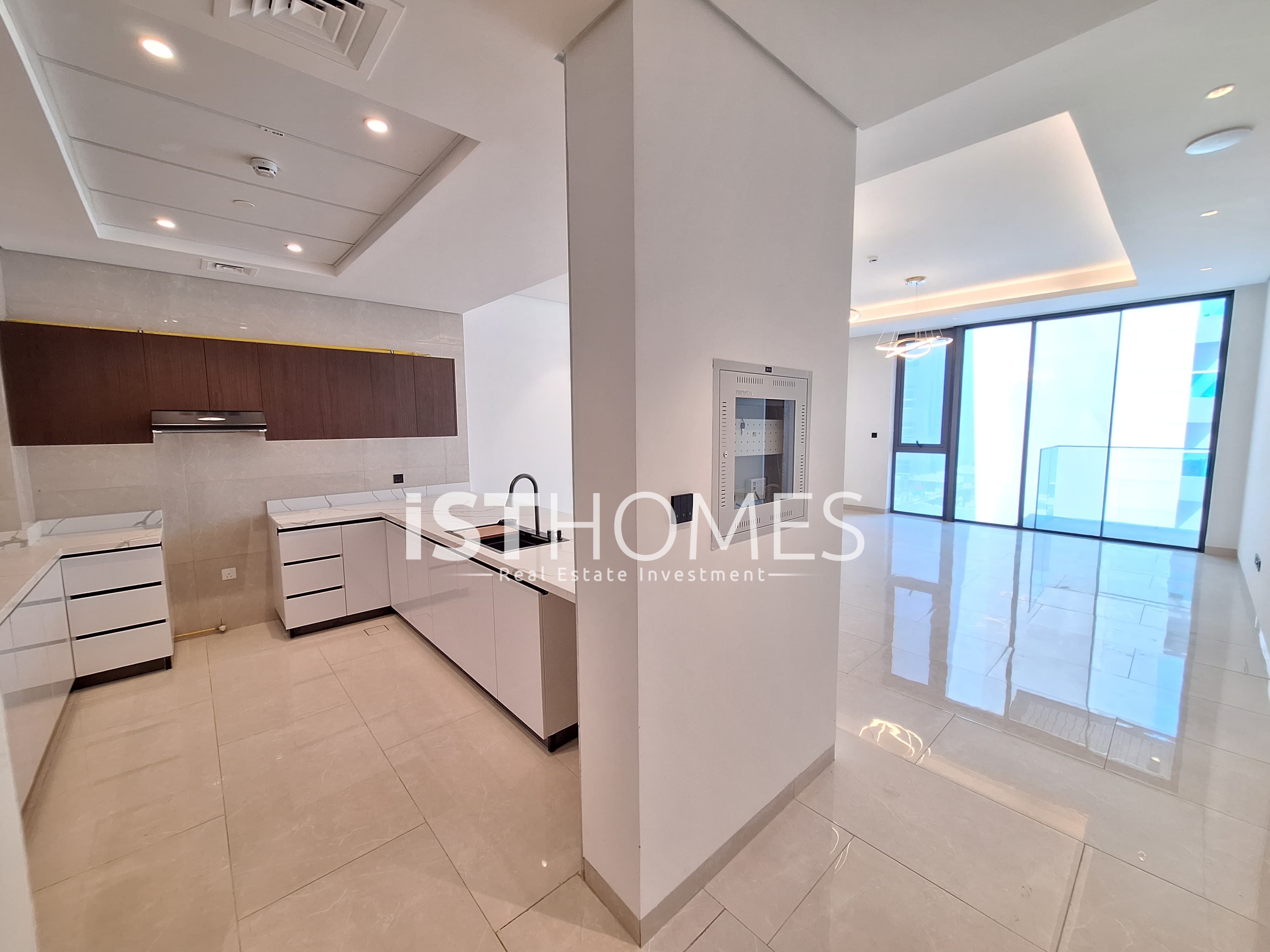 Luxury apartment I Open Kitchen |Smart Home Alexa | Balcony | Brand New | Prime Location I First Tenant I laundry room I JVC