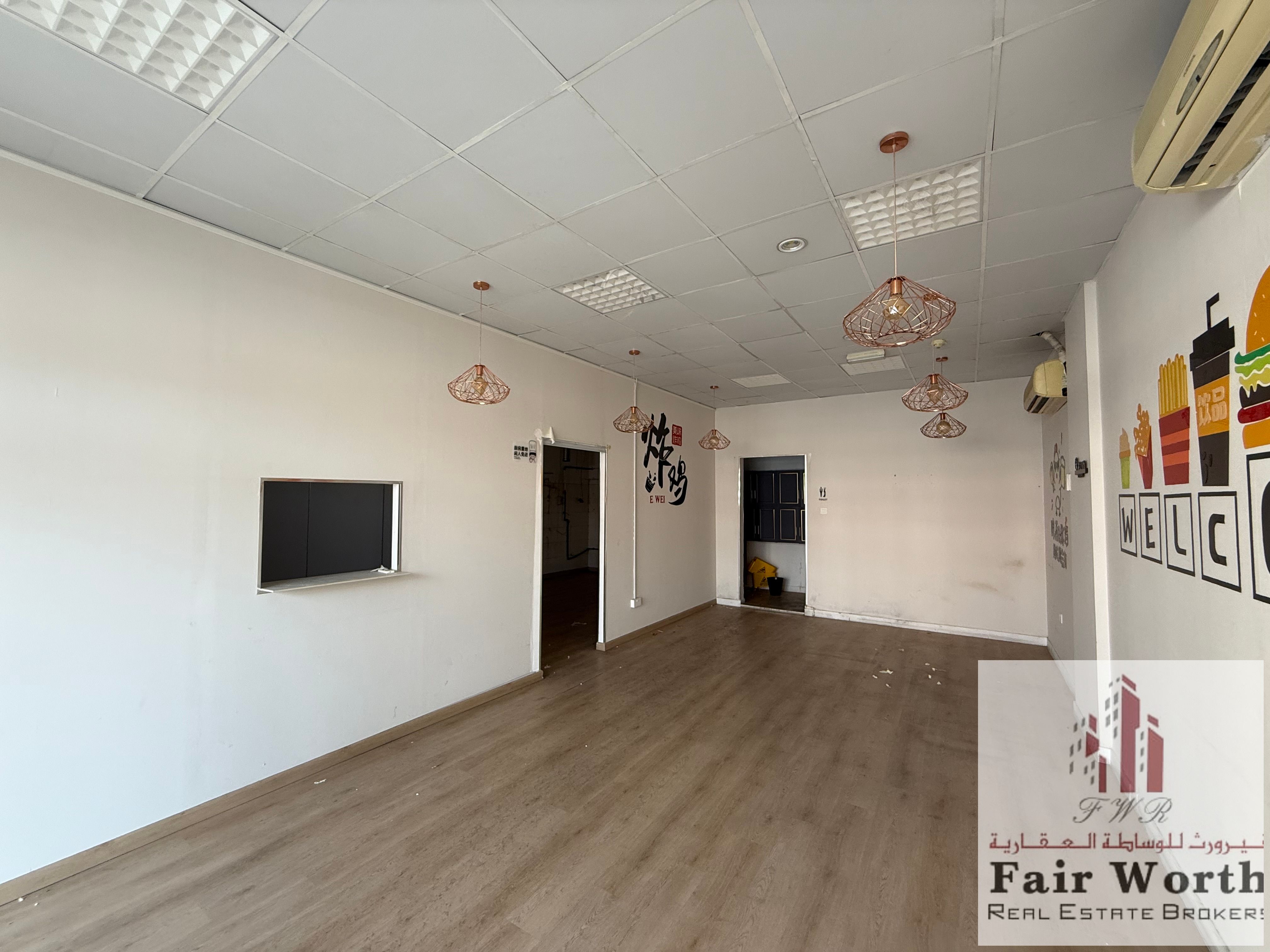BIG SIZE SHOP FOR RENT | CHINA CLUSTER – F11 | 925 SQFT | PARKING VIEW | IDEAL FOR RESTAURANT