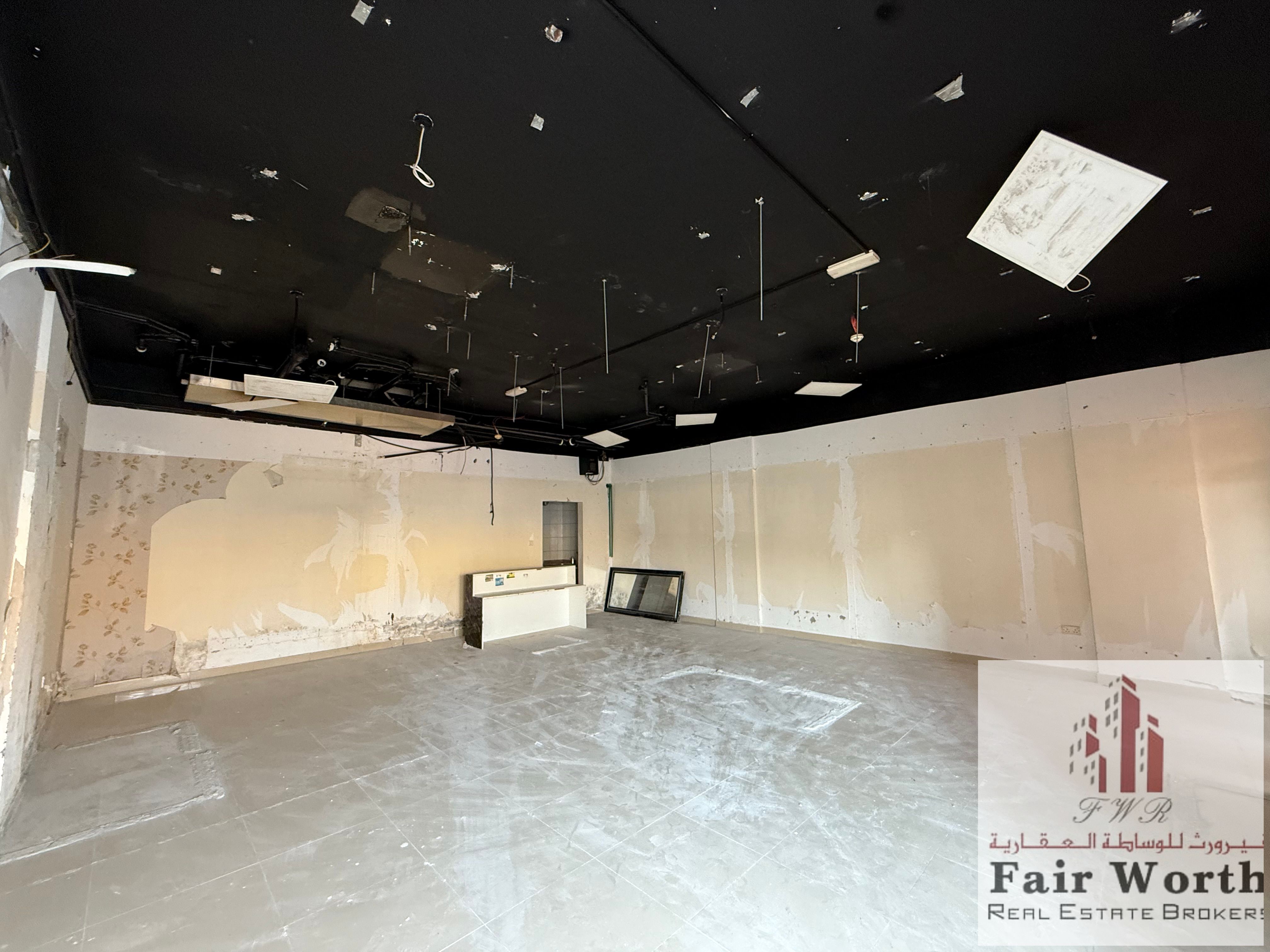 SPACIOUS SHOP FOR RENT IN CHINA CLUSTER – F12 | 872 SQFT | PARKING VIEW | 2 MONTHS RENT-FREE