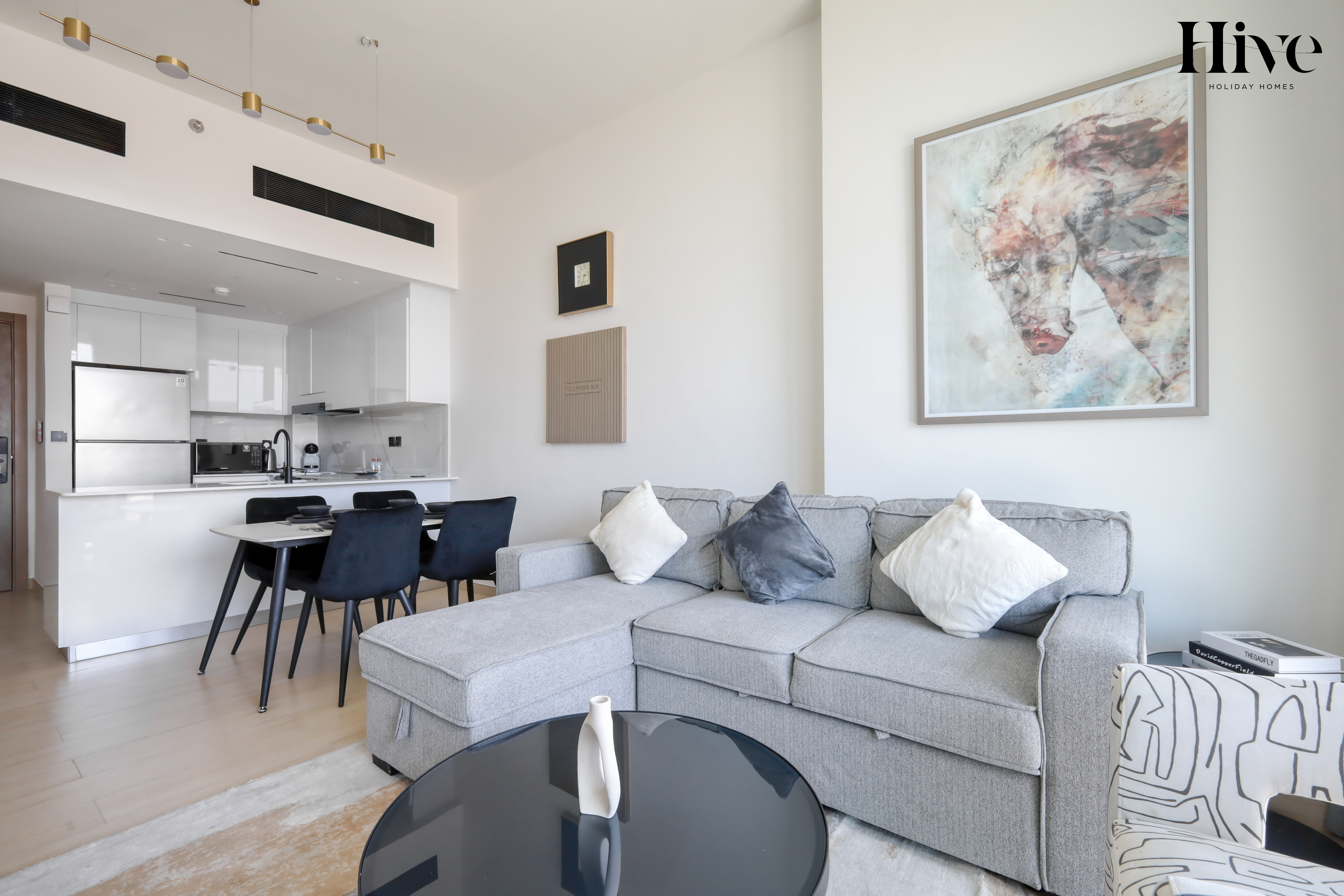 Beautiful 1 Bed in JVC