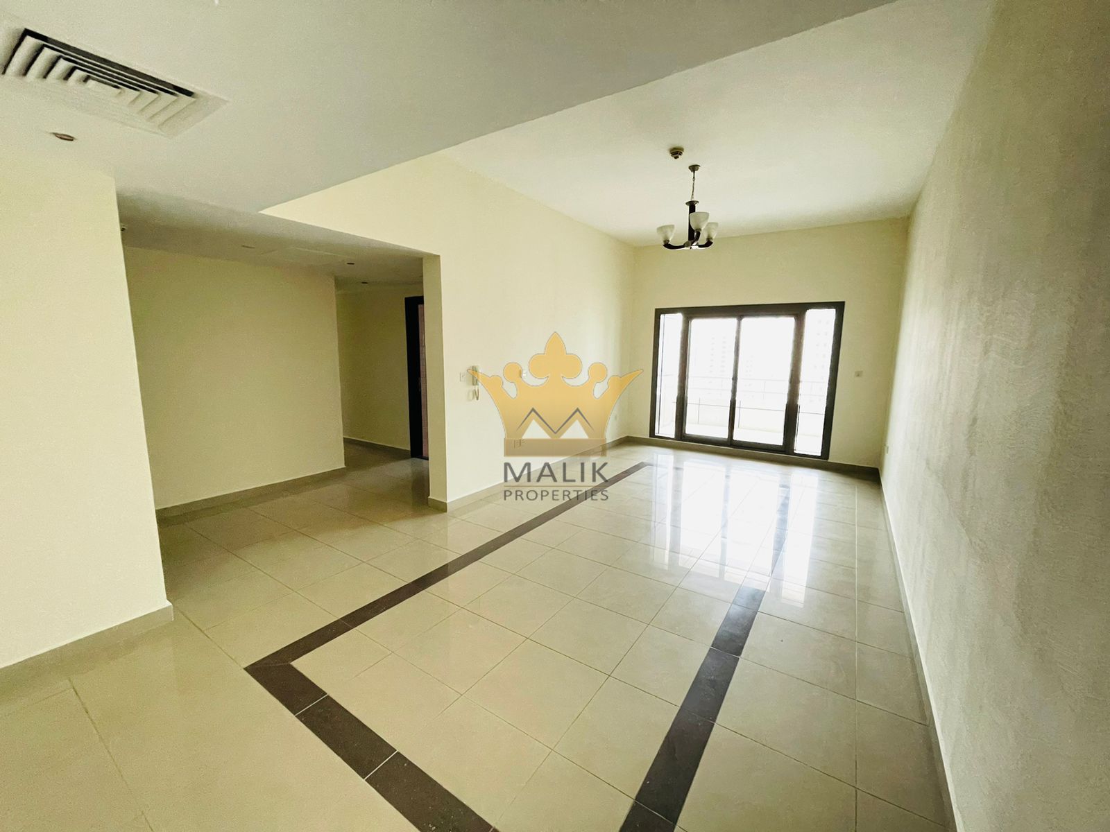Close to METRO, Nice 1 Bedroom with Balcony, A/C Free