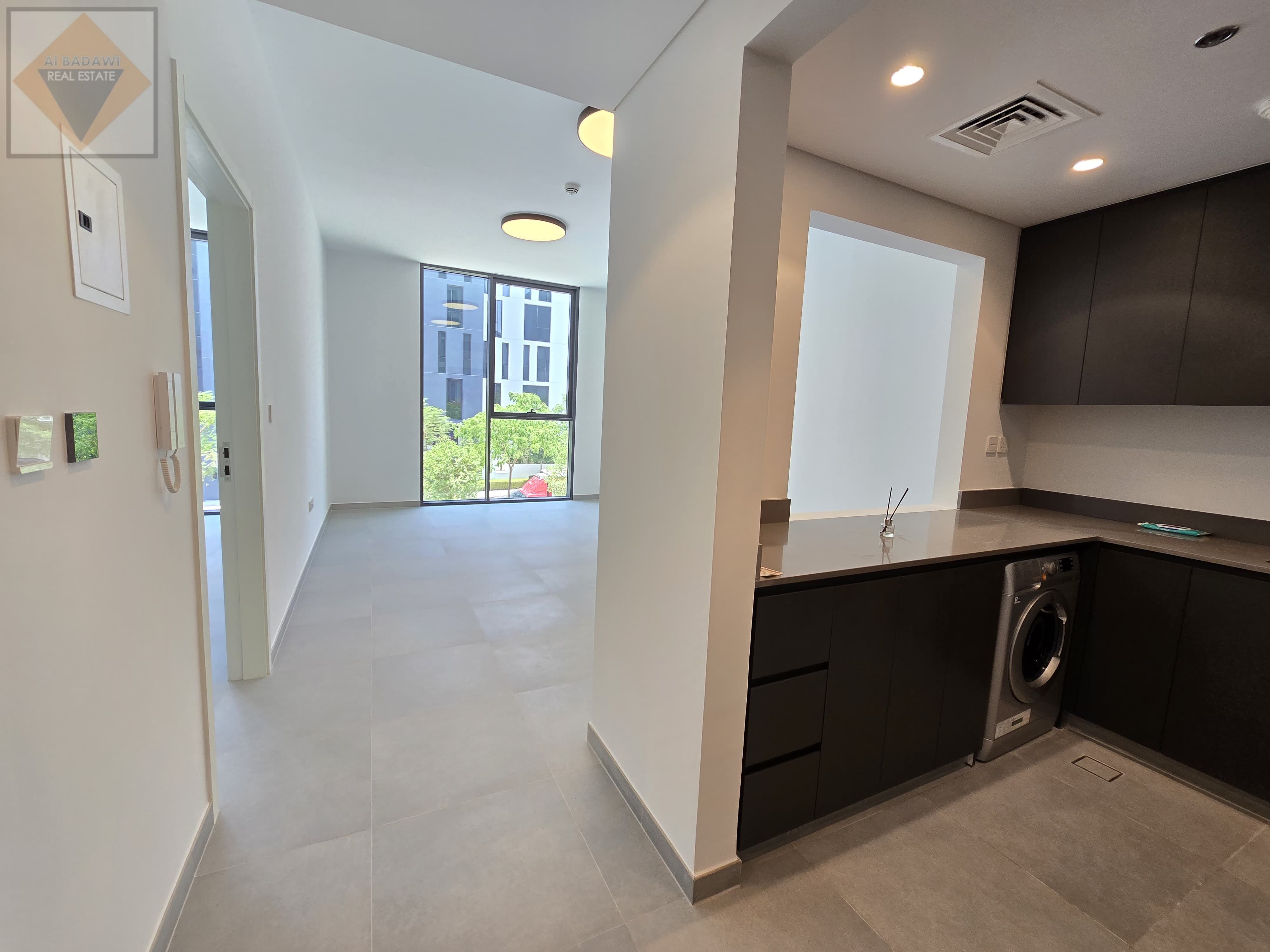 Spacious 1 BHK with 2 Baths & Closed Kitchen – Comfort Meets Style!