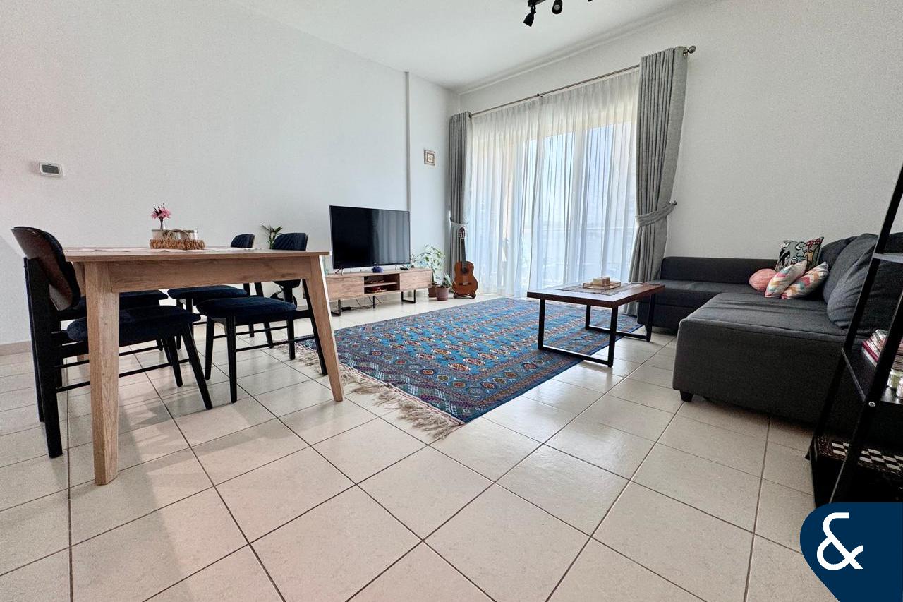 apartment card