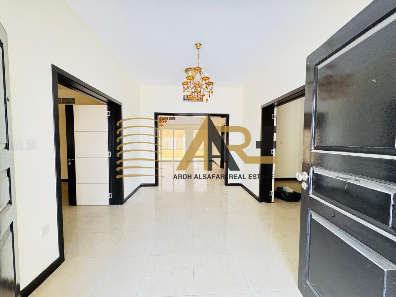 Luxurious layout 5bed stand alone villa 155k