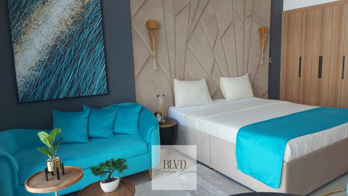 Chic Studio | Fully Furnished | Just Bring Your Bags!