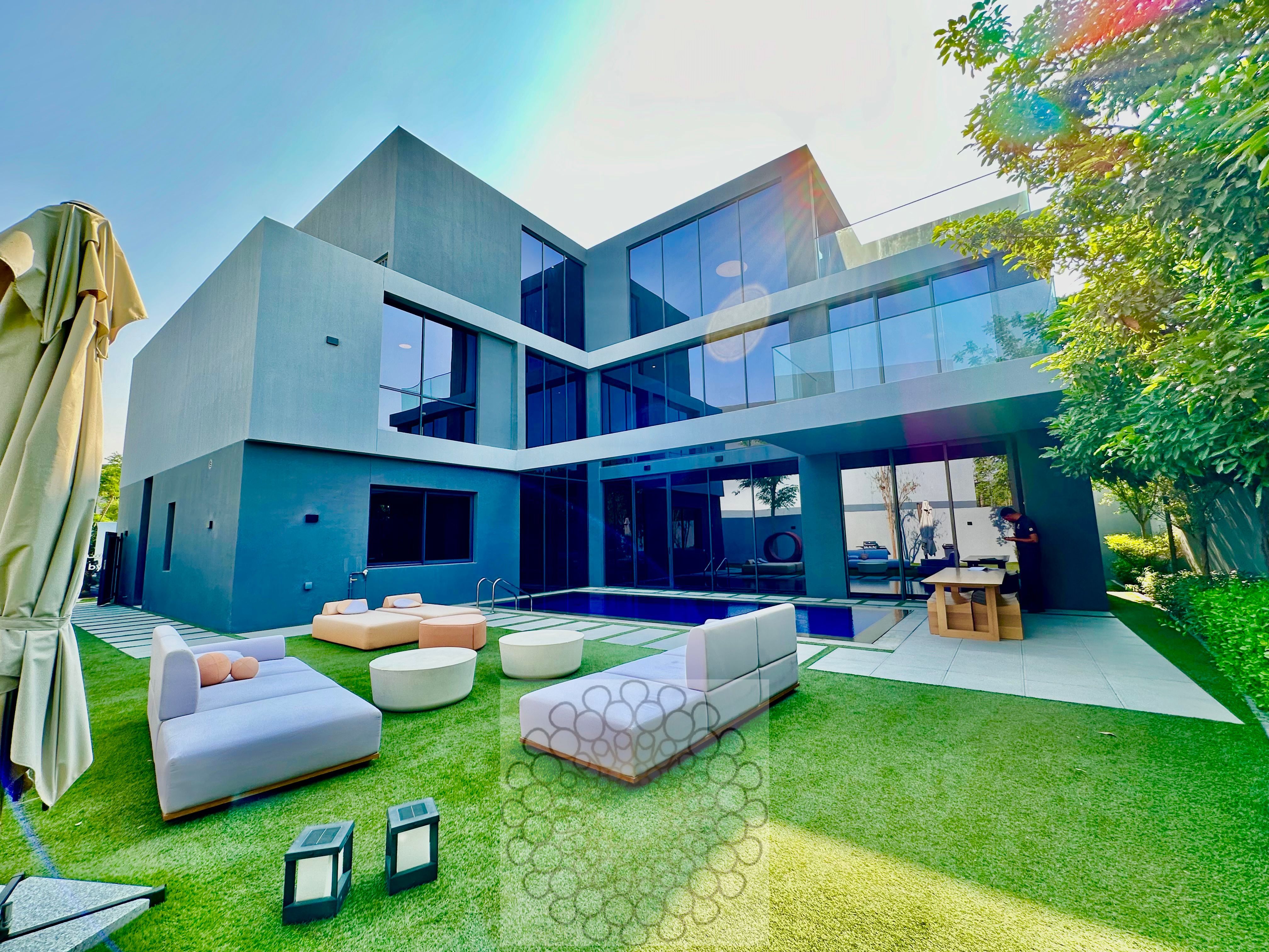 Luxury 5 Bedroom Villa with Pool +elevator - Ready to Move-Cash or Mortgage