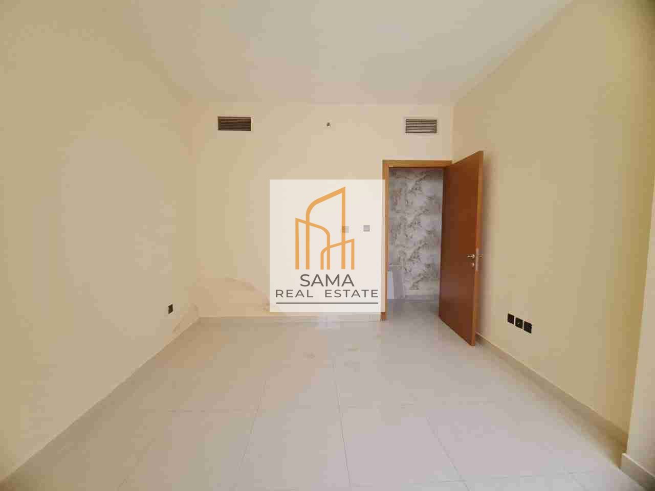 2 BHK WITH 2 WASHROOM// PARKING// CENTRAL AC// NEW MUWIALLAH RENT 45K ONLY