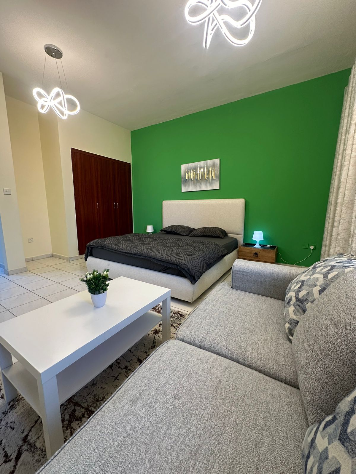 STUNNING & ELEGANT || READY TO MOVE || FURNISHED STUDIO