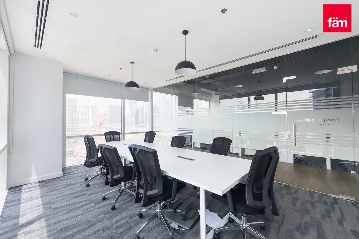 Fully fitted | Low floor | Vacant