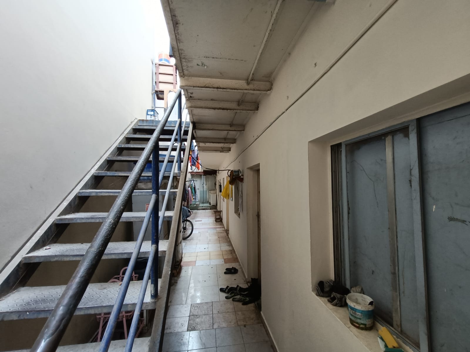 Labour camp for rent , 5 Rooms , semi furnished , direct from owner - No commsiom - Near RAK Mall