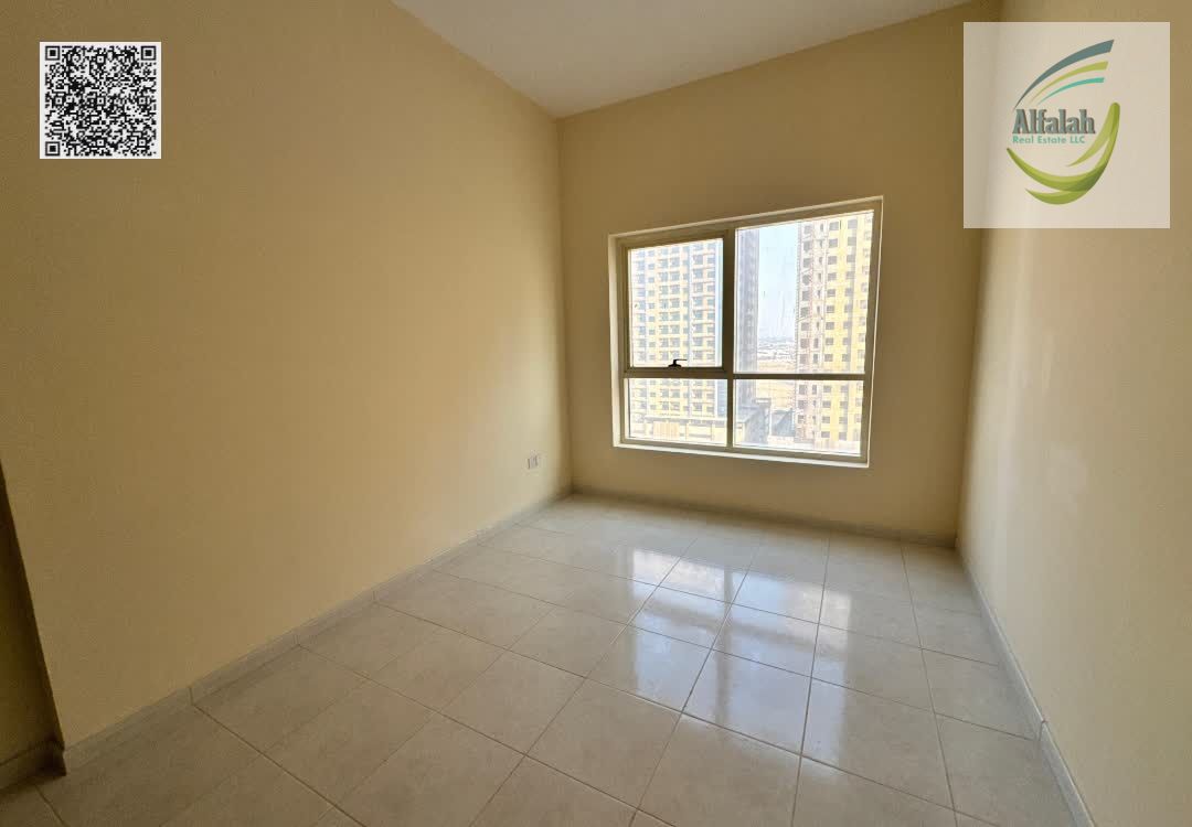 2BHK Apartment in Goldcrest Tower | Balcony + Parking | Prime Location