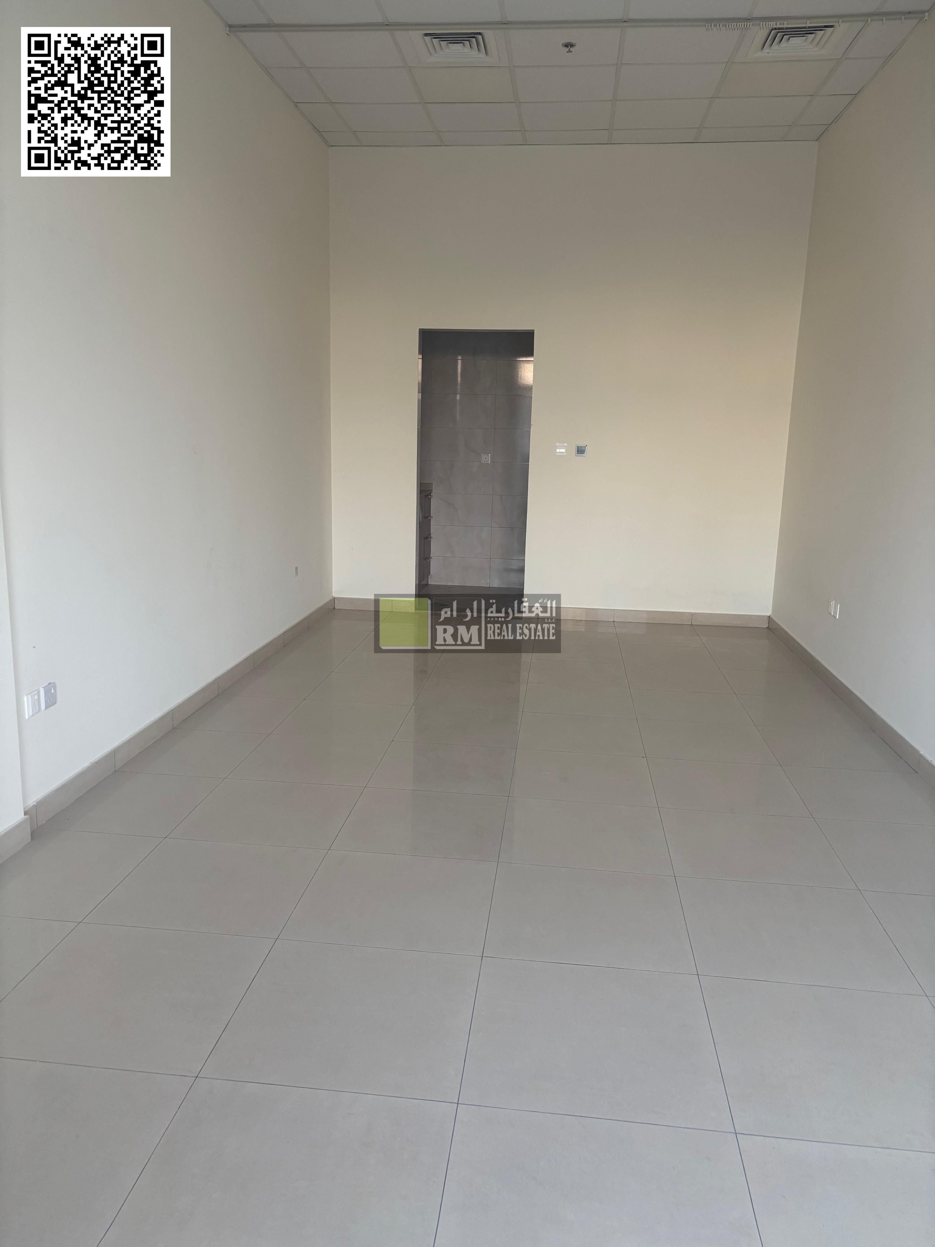 MAIN ROAD COMMERCIAL SHOP AVAILABLE FOR RENT