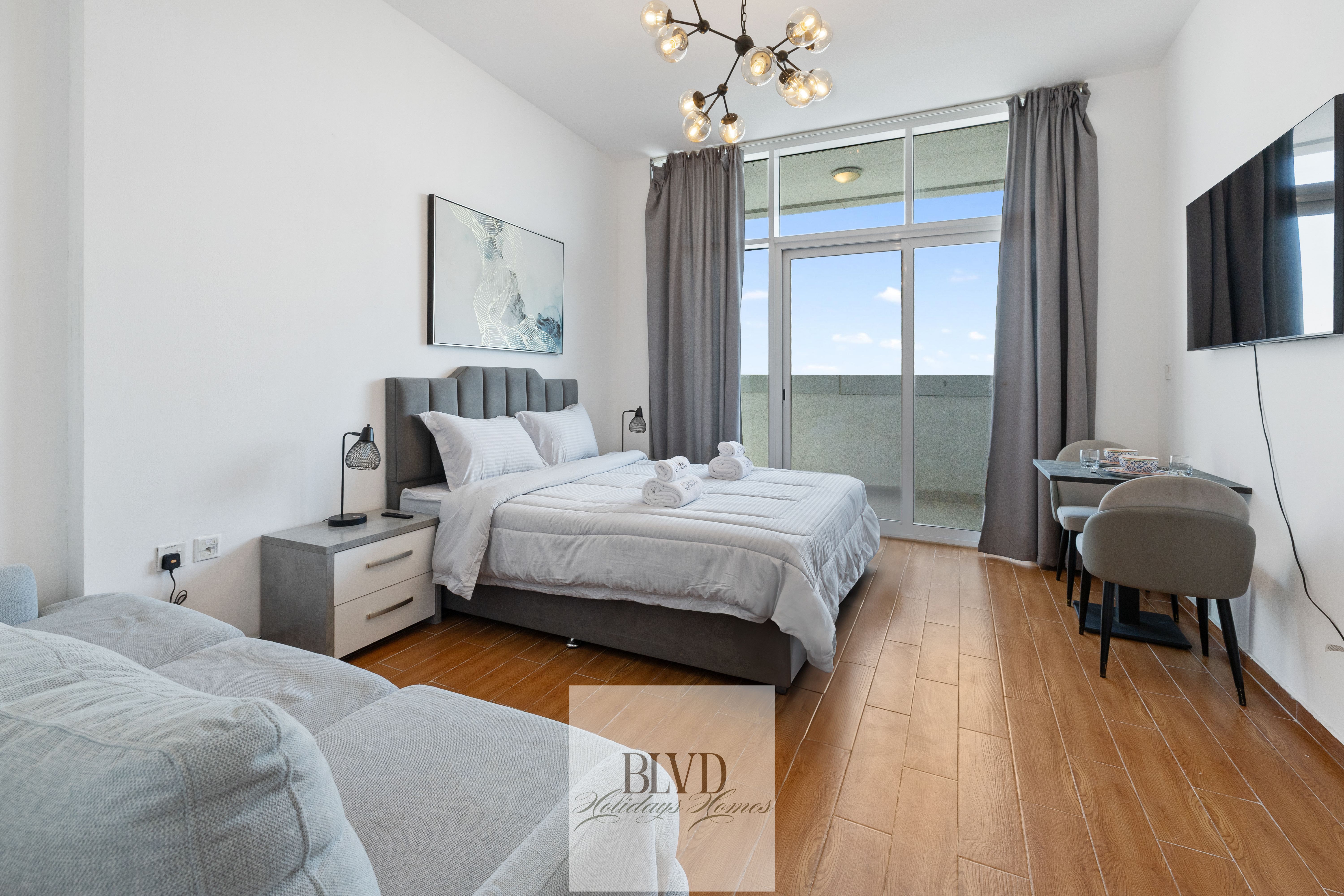 Step Into Comfort I Spacious I Bright