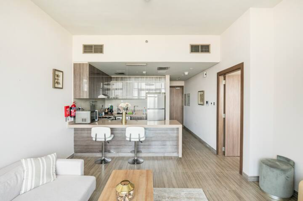 Furnished 1BR with Lake View | All bills inclusive