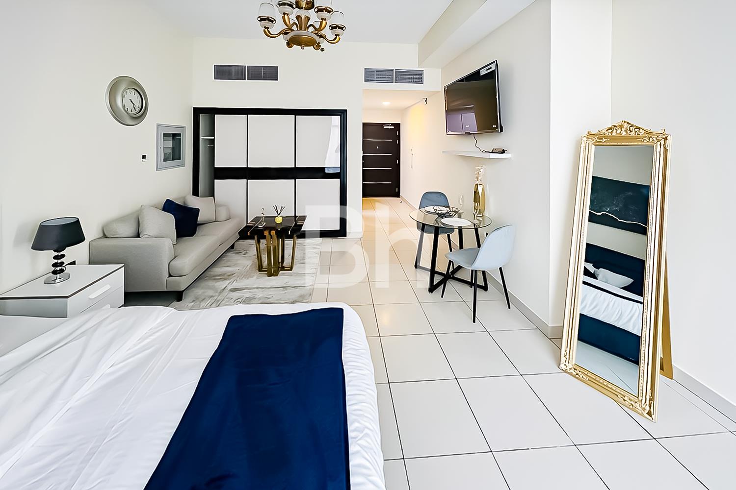 apartment card