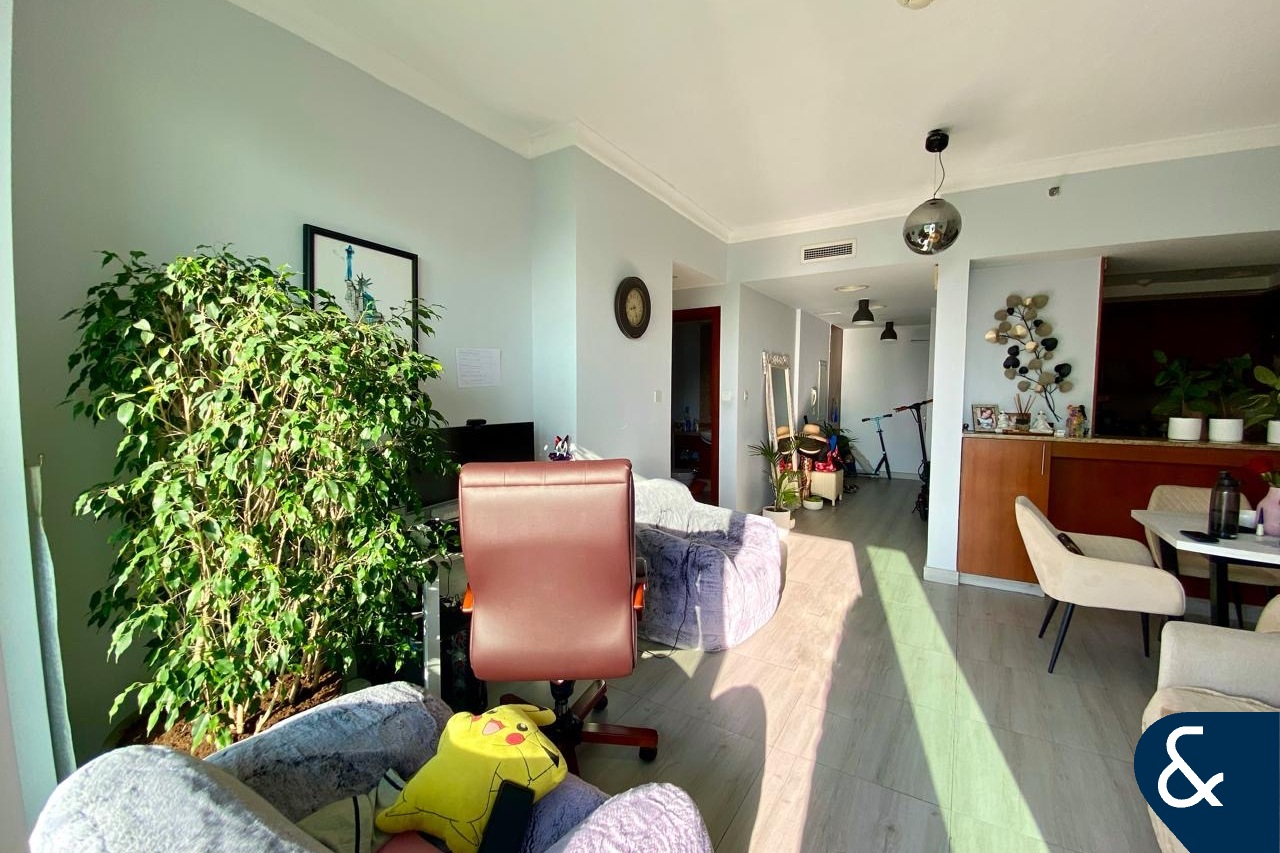 apartment card