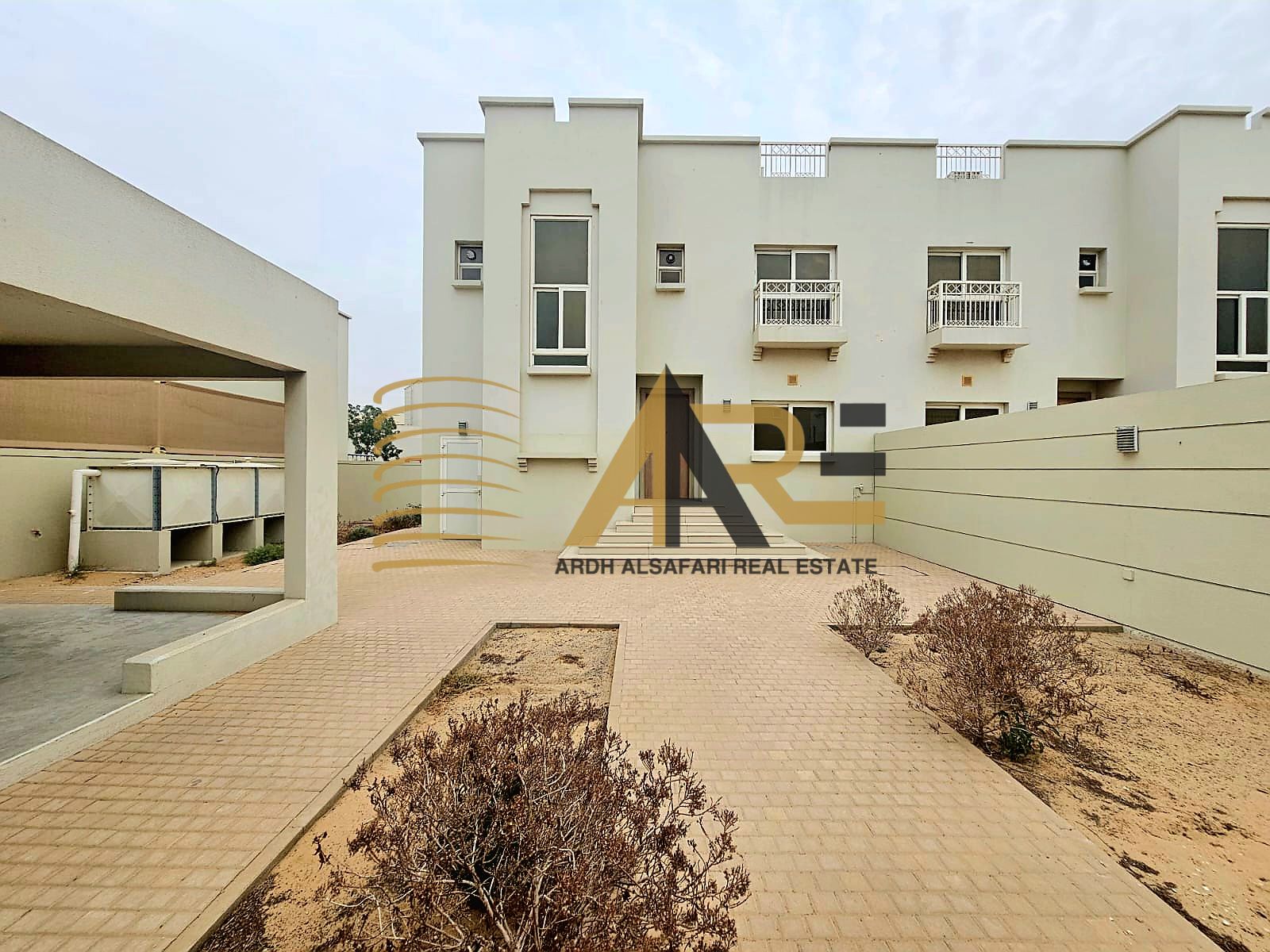 Beautifully designed 3bed villa maid room wardrobes garden Parking 110k