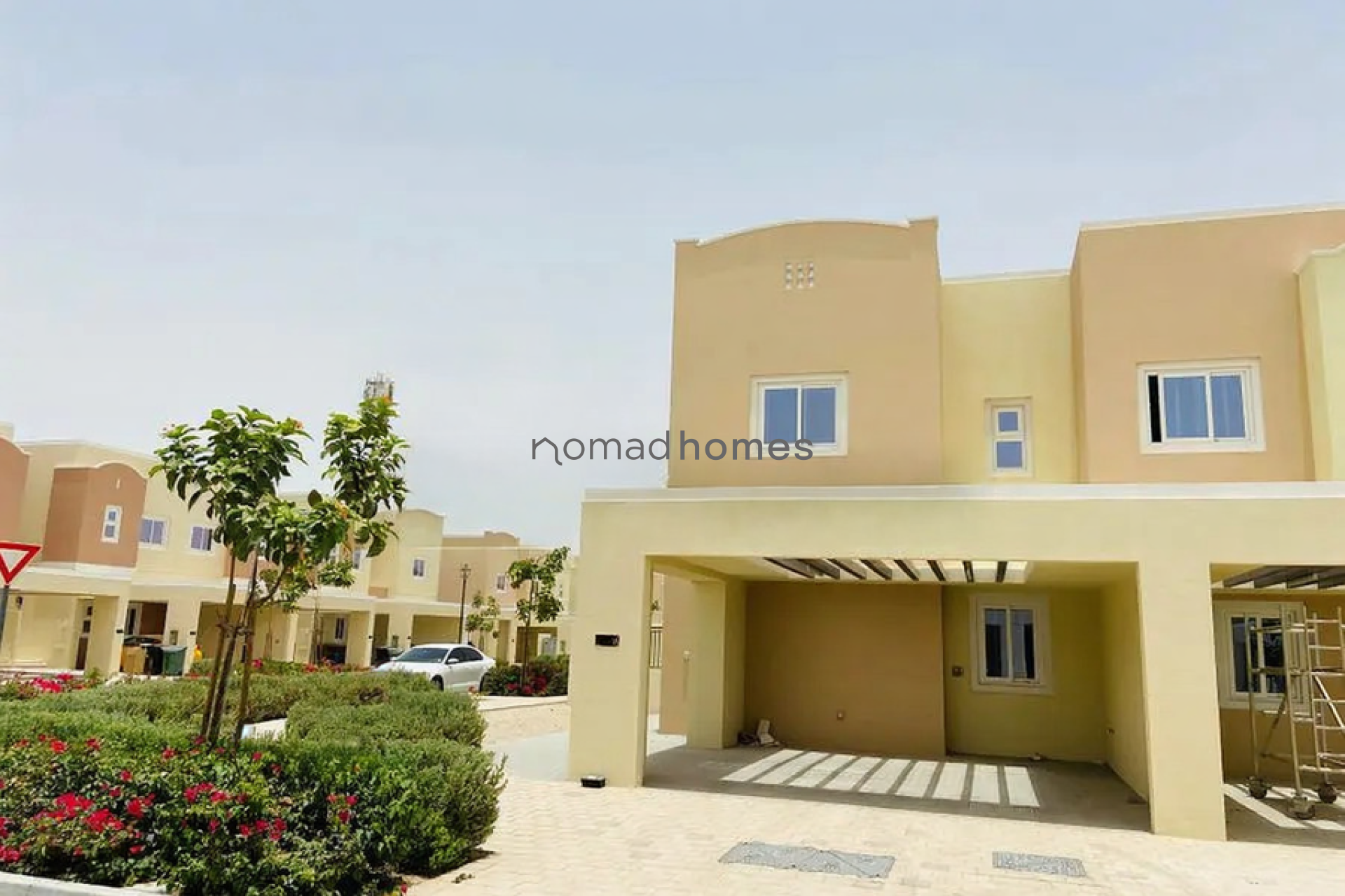MODERN | VACANT CORNER UNIT | FAMILY HOME